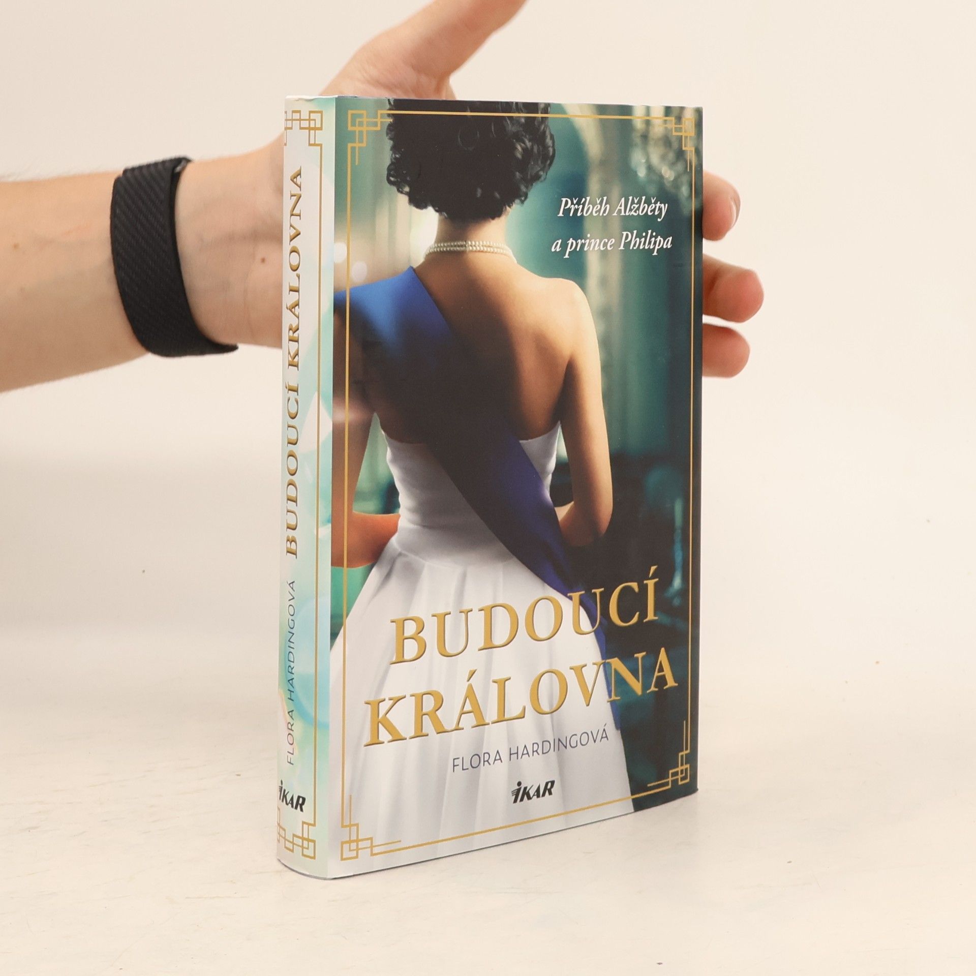 Flora Harding Budoucí královna