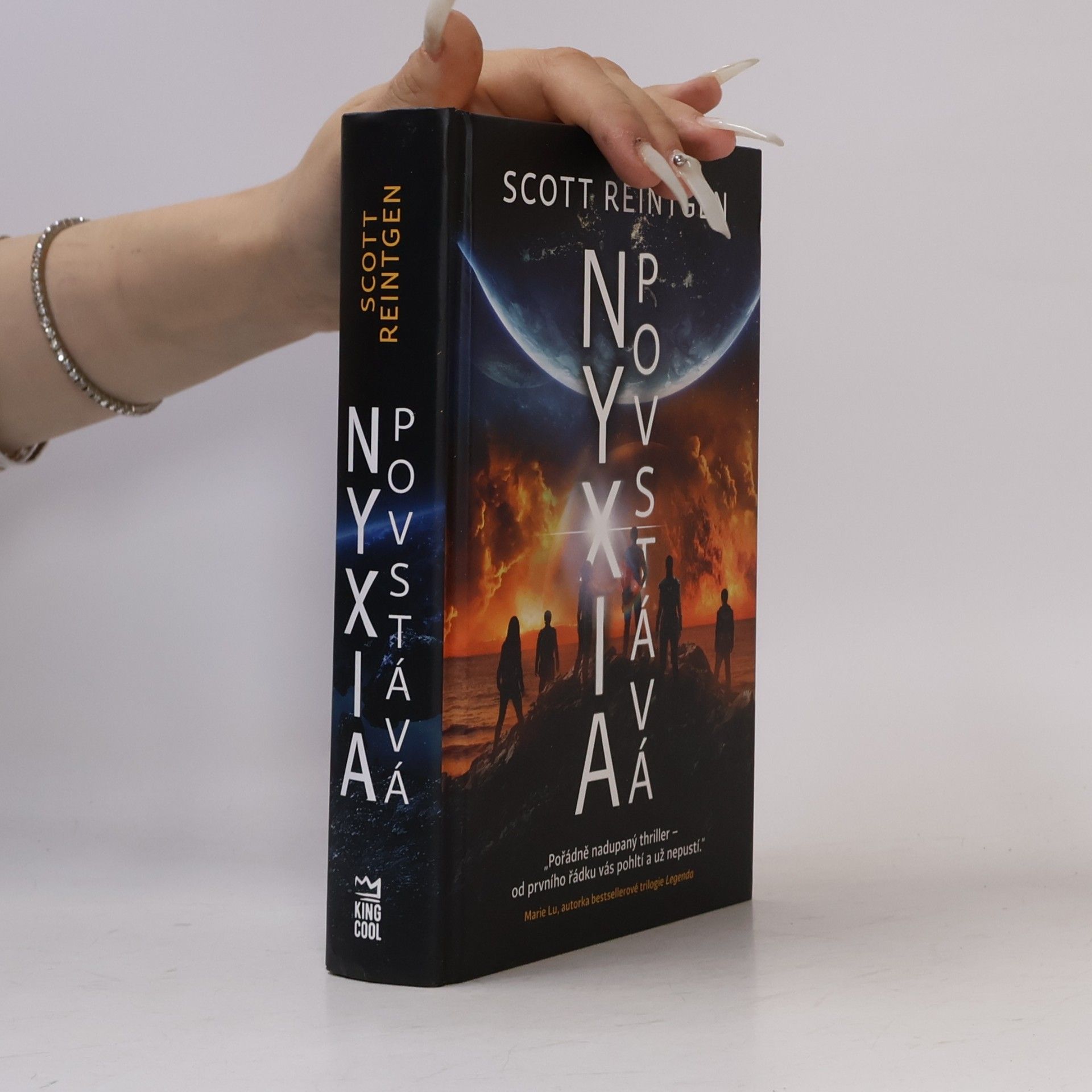 Scott Reintgen Nyxia povstává