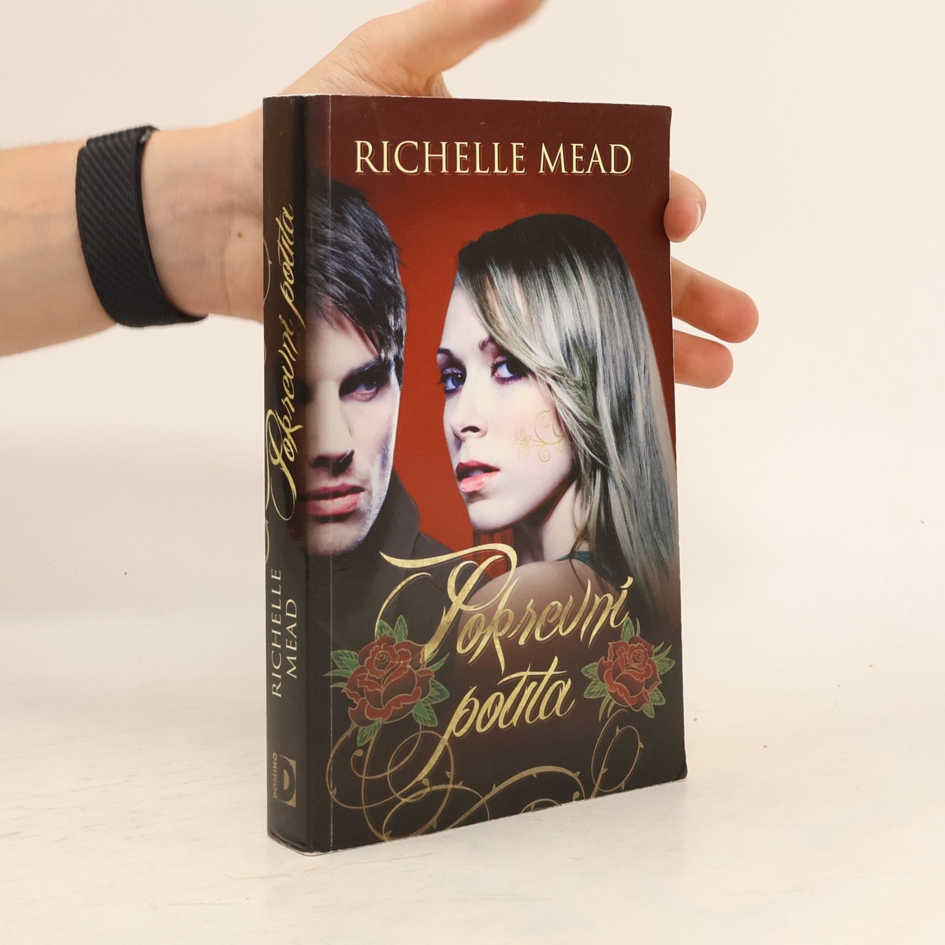 Richelle Mead Pokrevní pouta. 1. díl