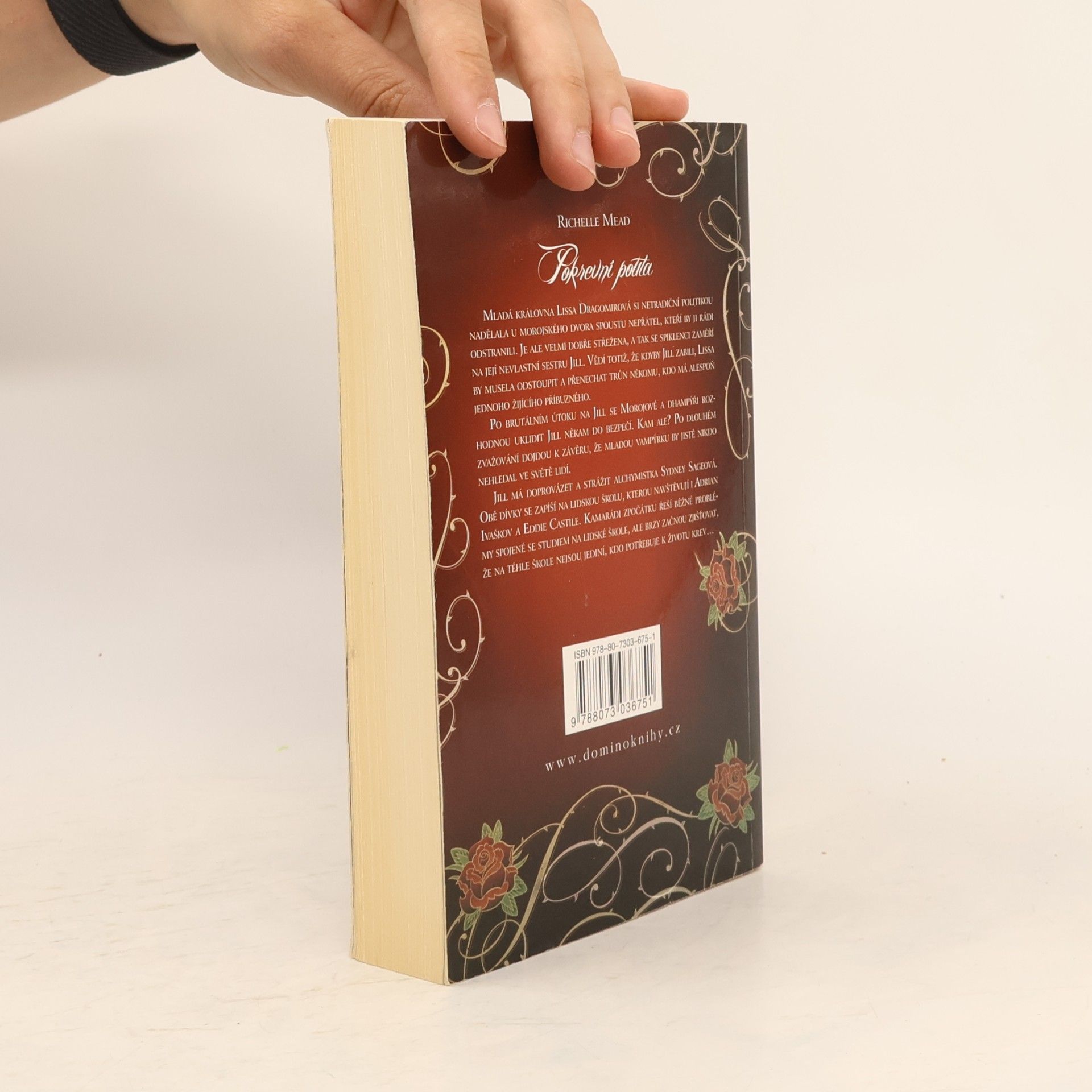 Richelle Mead Pokrevní pouta. 1. díl