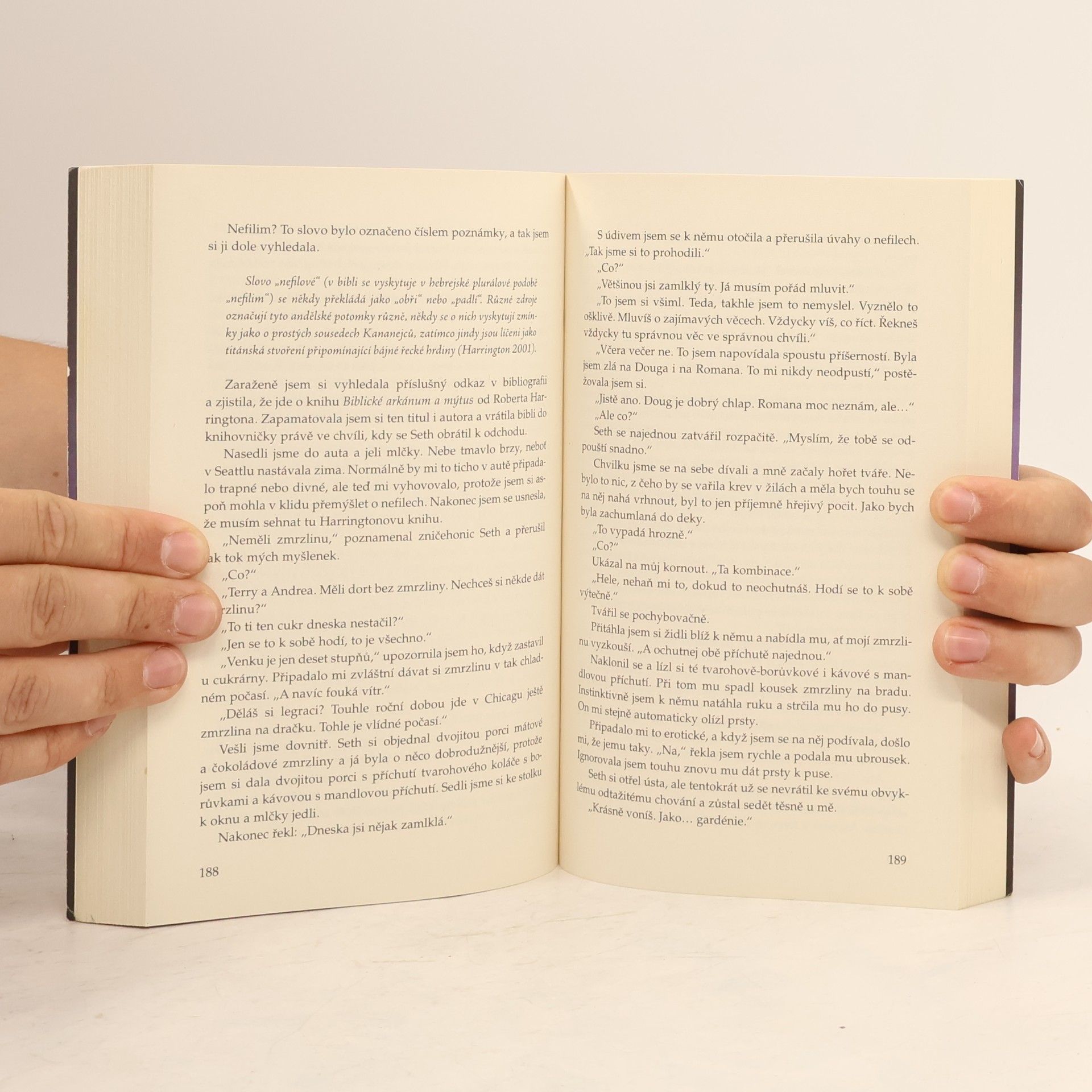 Richelle Mead Trápení. Sukuba. 1. díl