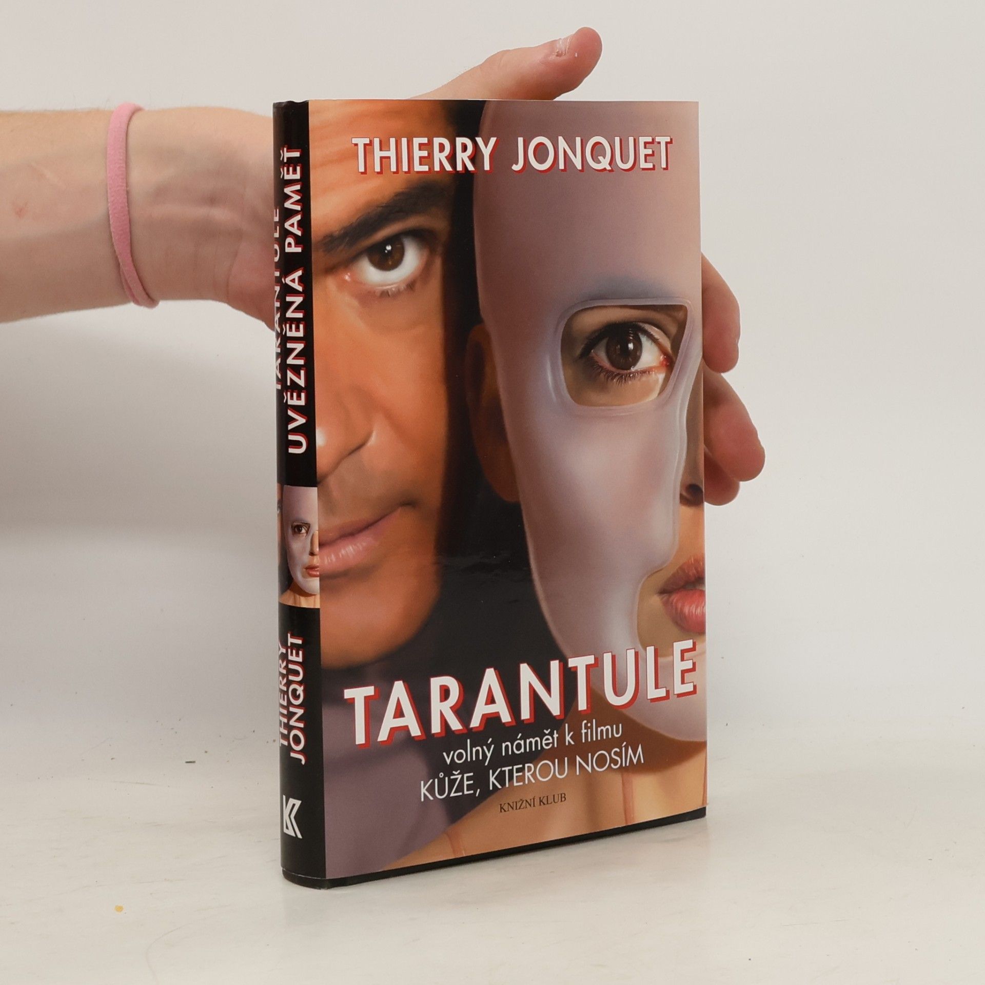 Tarantule ; Uvězněná paměť
