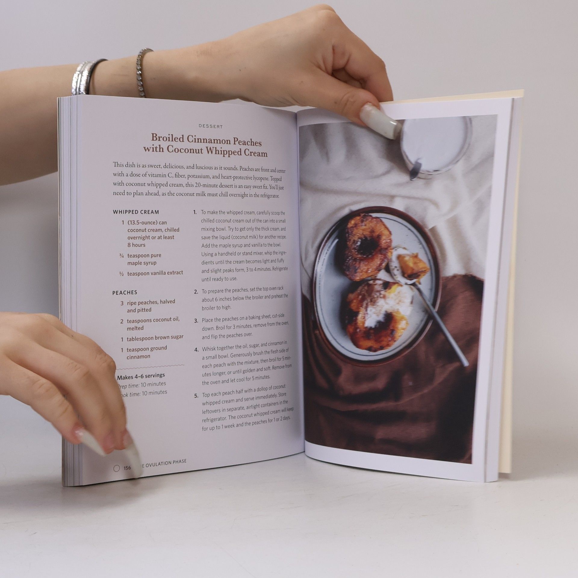 Devon Loftus Moon Cycle Cookbook: A Holistic Nutrition Guide for a Well-Balanced Menstrual Cycle