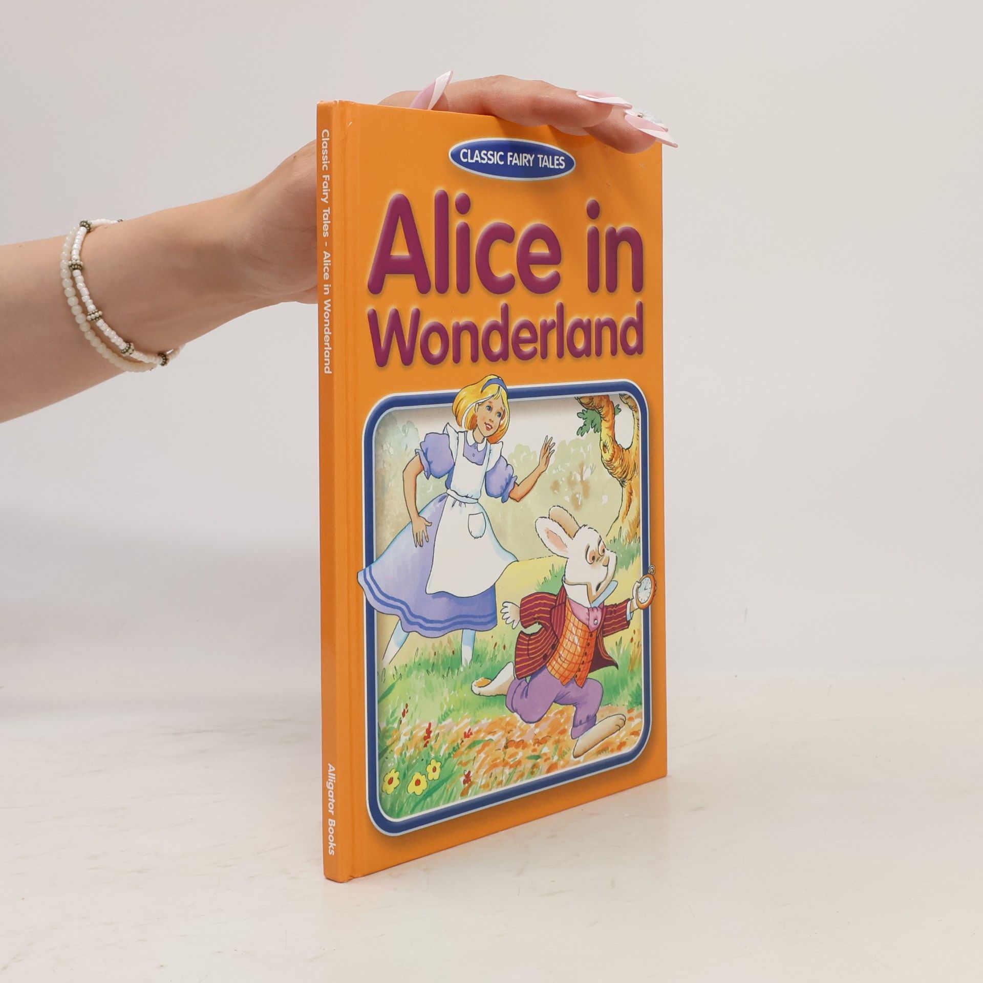 Starprint Vietnam Classic Fairy Tales: Alice in Wonderland