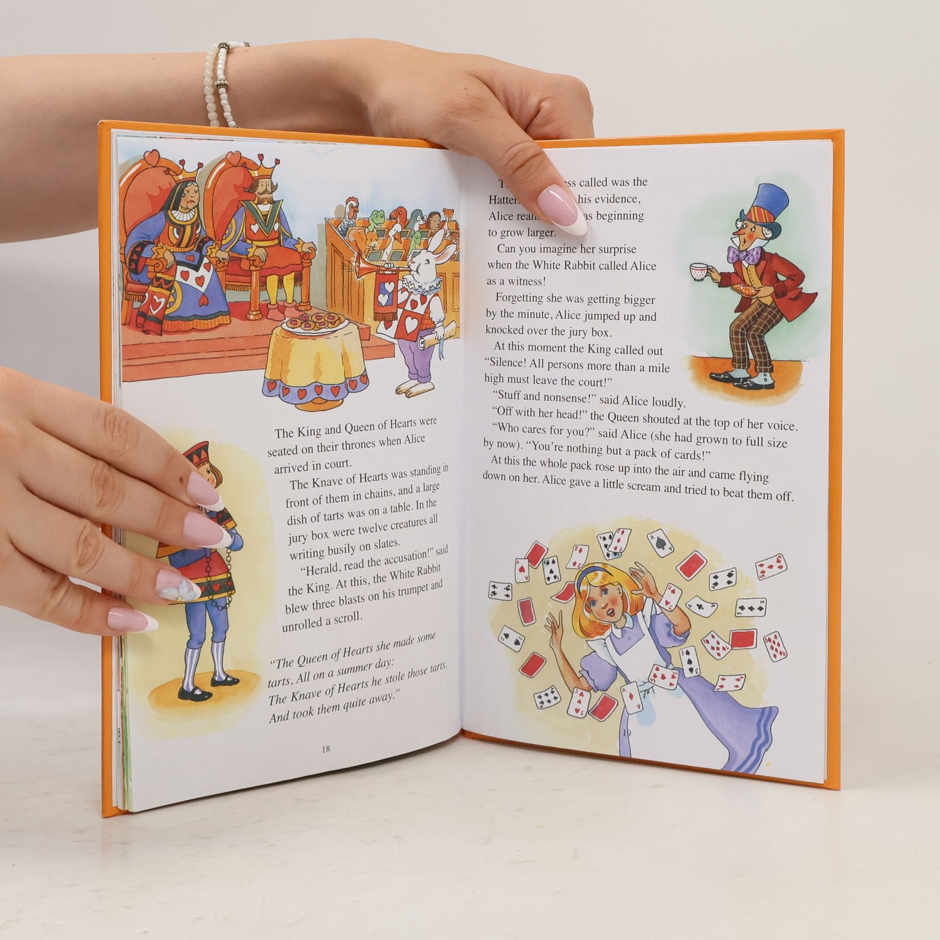 Starprint Vietnam Classic Fairy Tales: Alice in Wonderland