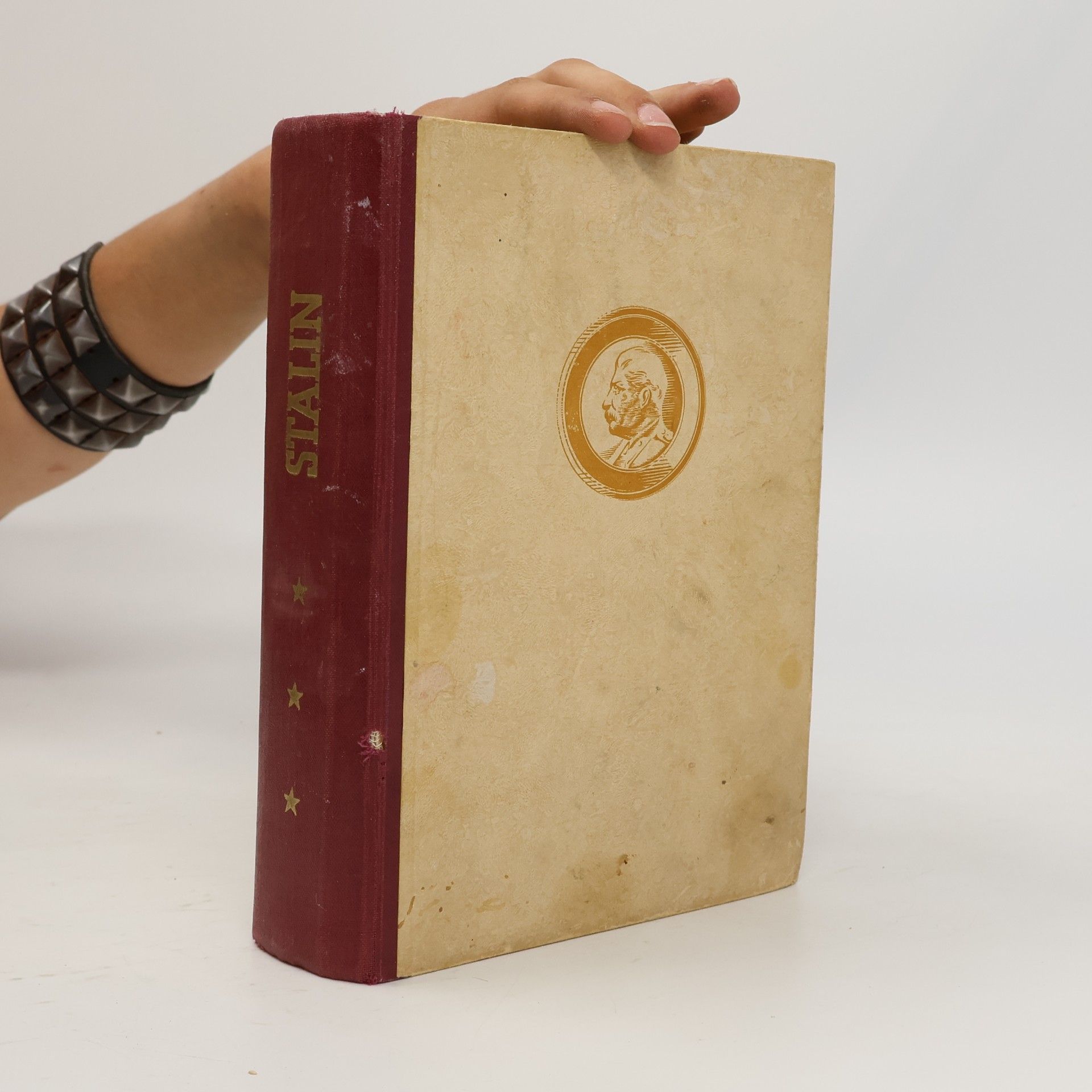 Autores varios J. V. Stalin