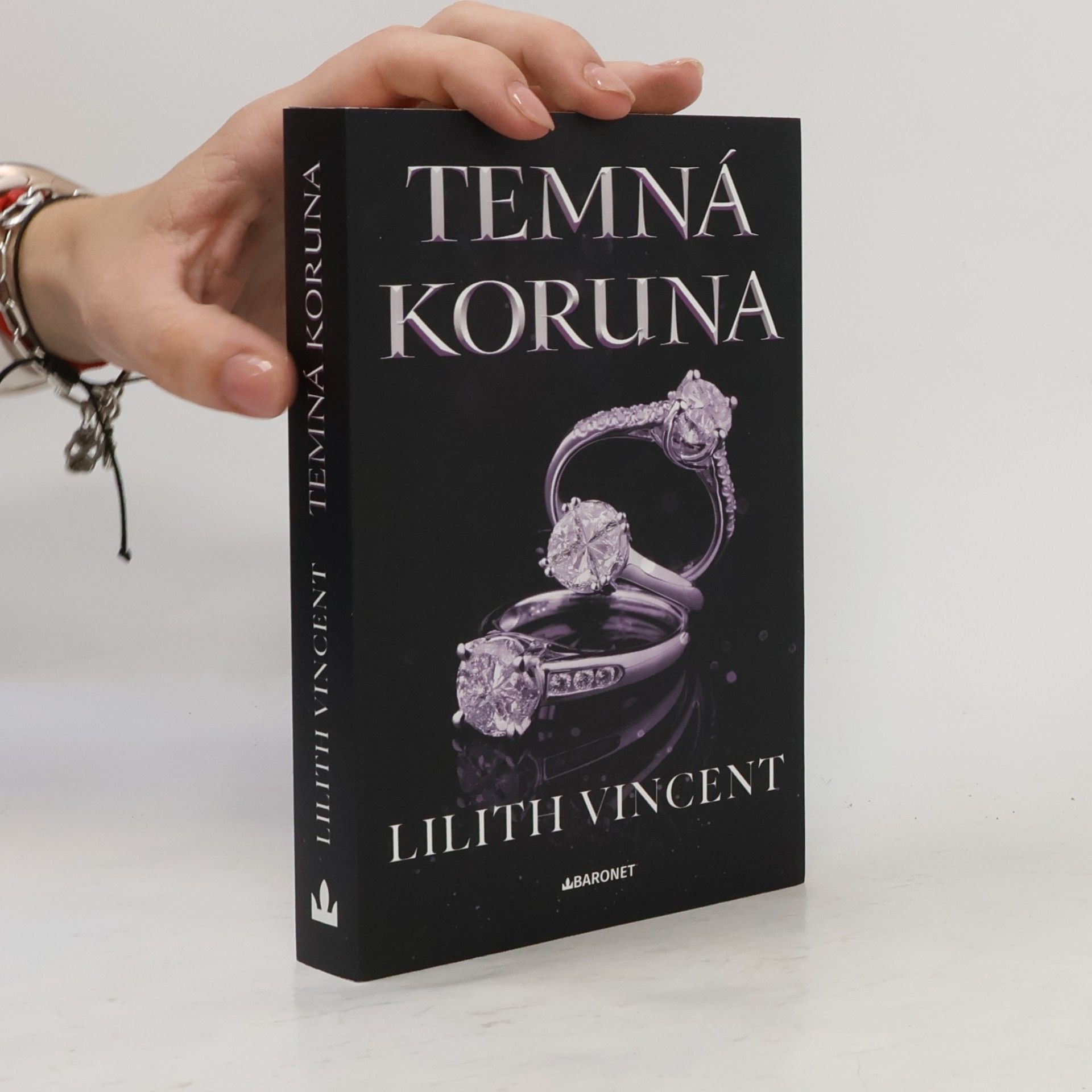 Lilith Vincent Temná koruna