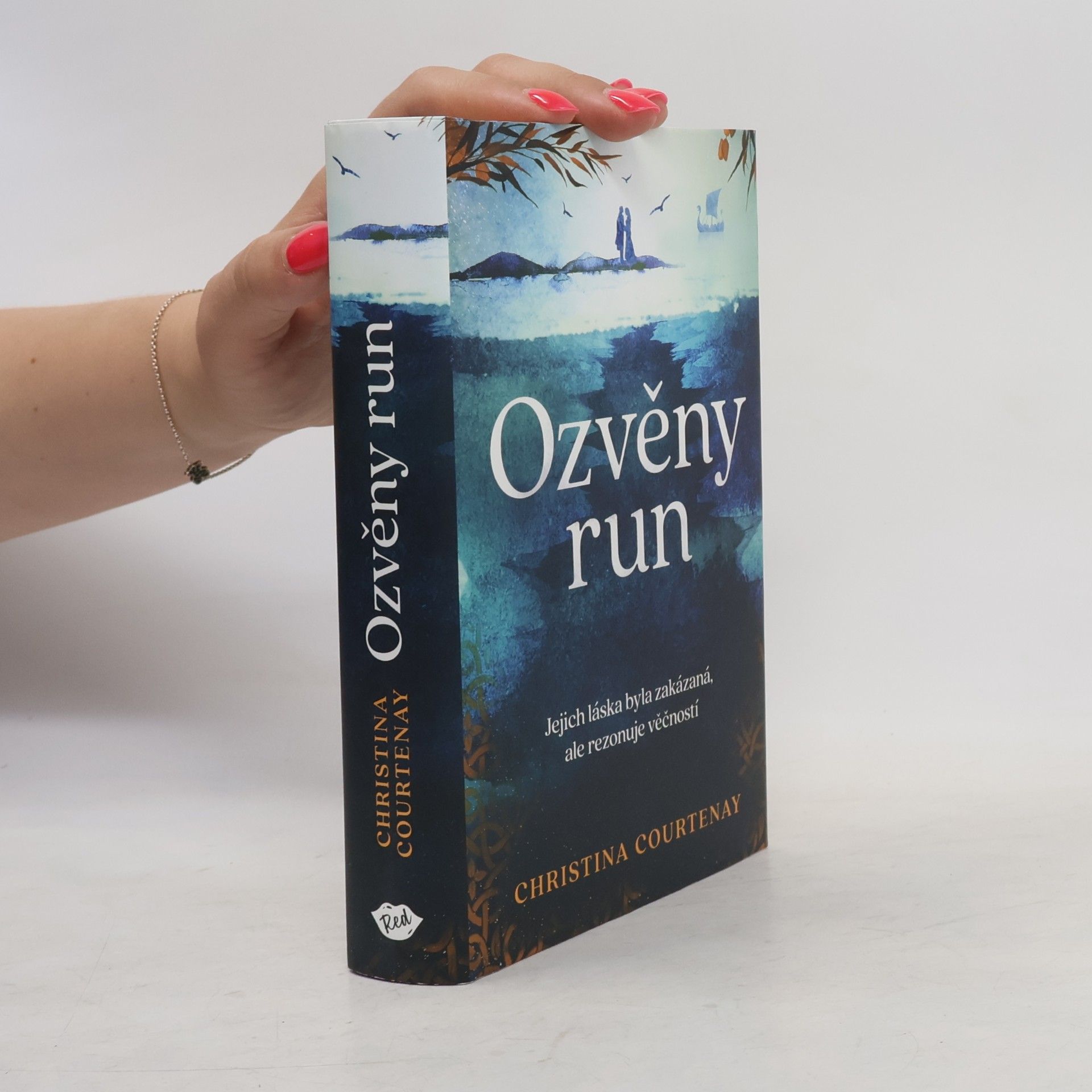 Christina Courtenay Ozvěny run