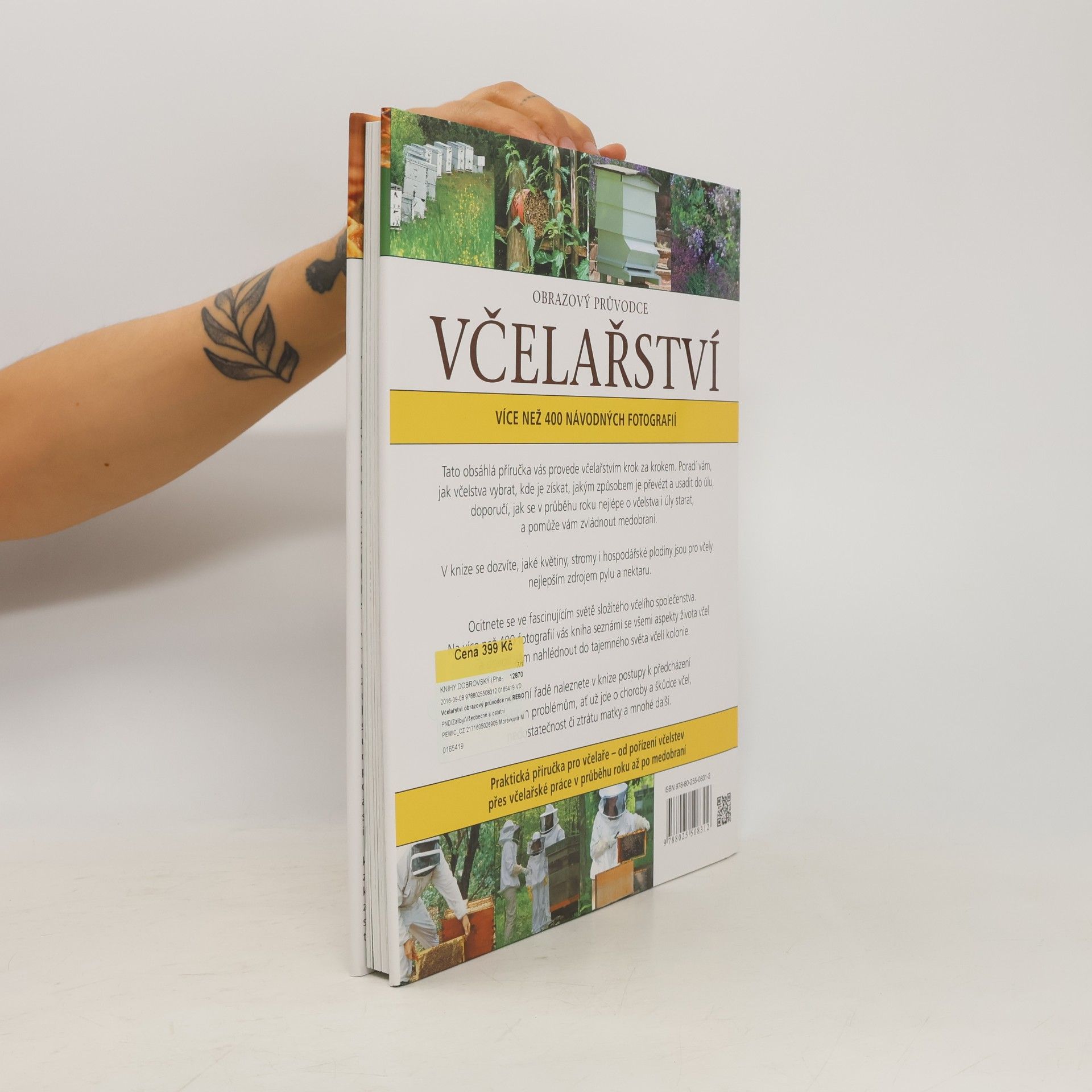 David Cramp Včelařství : obrazový průvodce : od pořízení včelstev po medobraní : více než 400 návodných fotografií