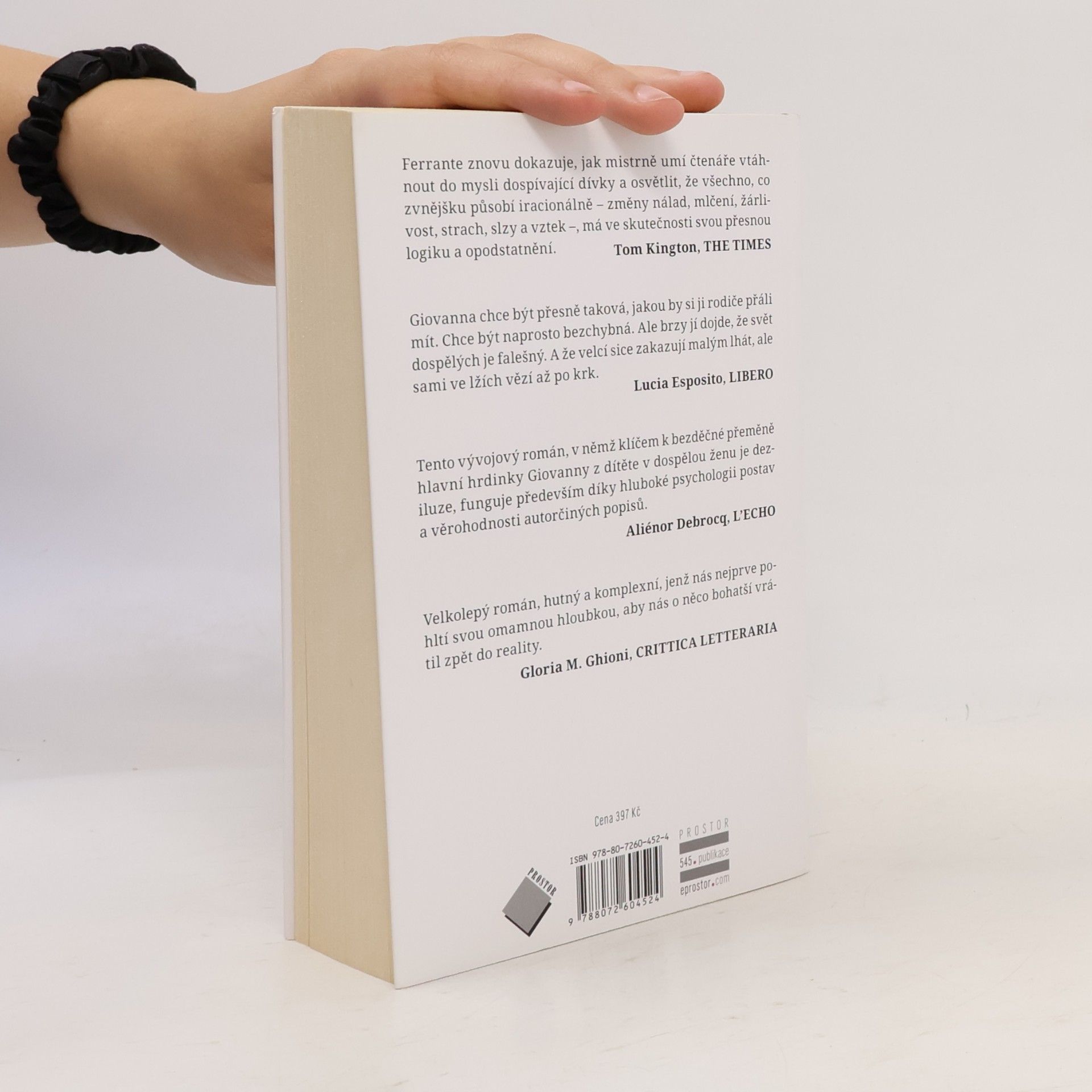 Elena Ferrante Prolhaný život dospělých