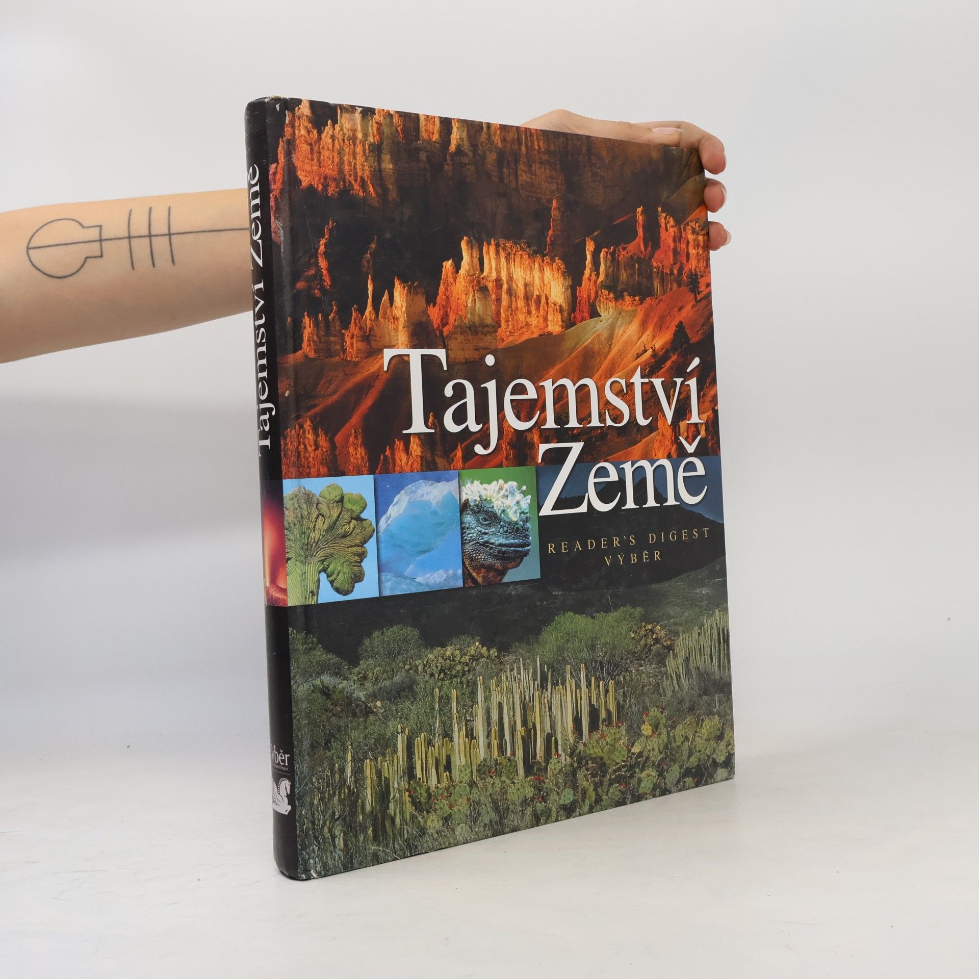 Autorenkollektiv Tajemství Země