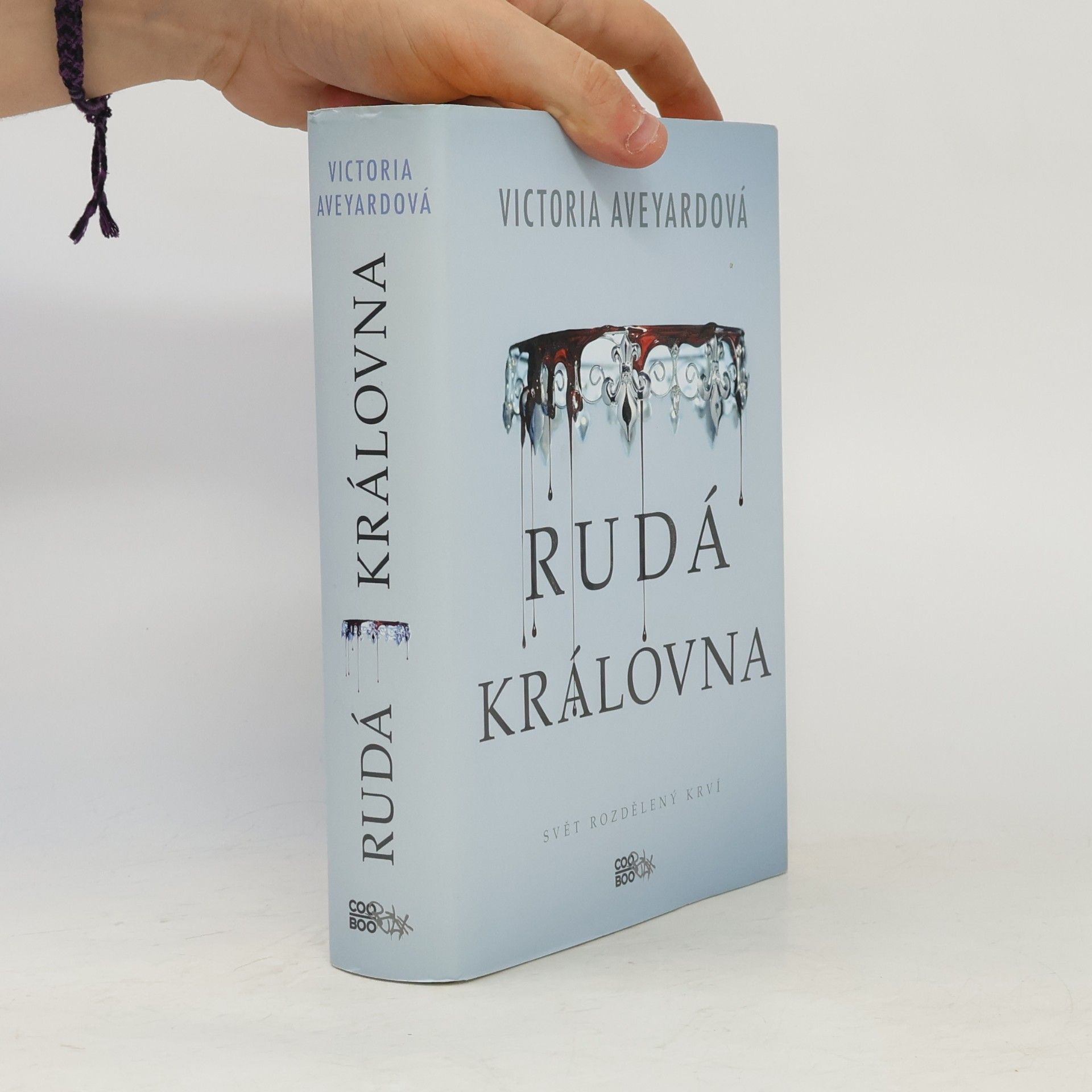 Victoria Aveyard Rudá královna. 1. díl