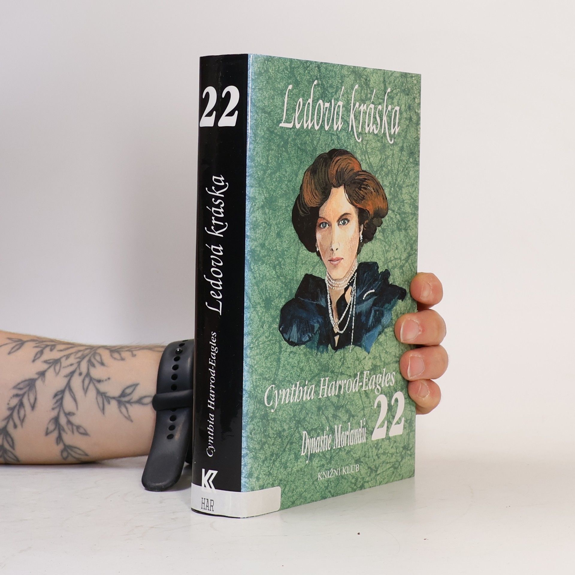 Cynthia Harrod-Eagles Ledová kráska. Dynastie Morlandů. 22. díl