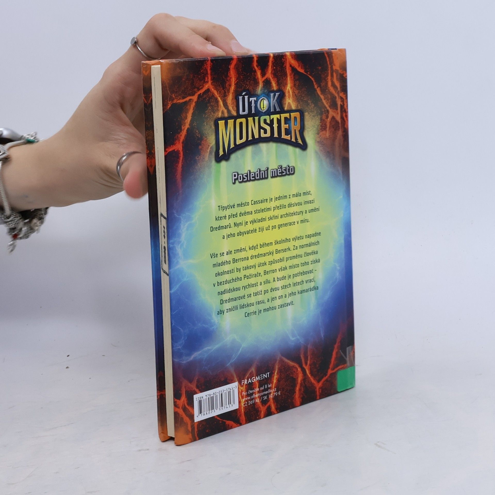 Martina Valentová Útok monster. Poslední město