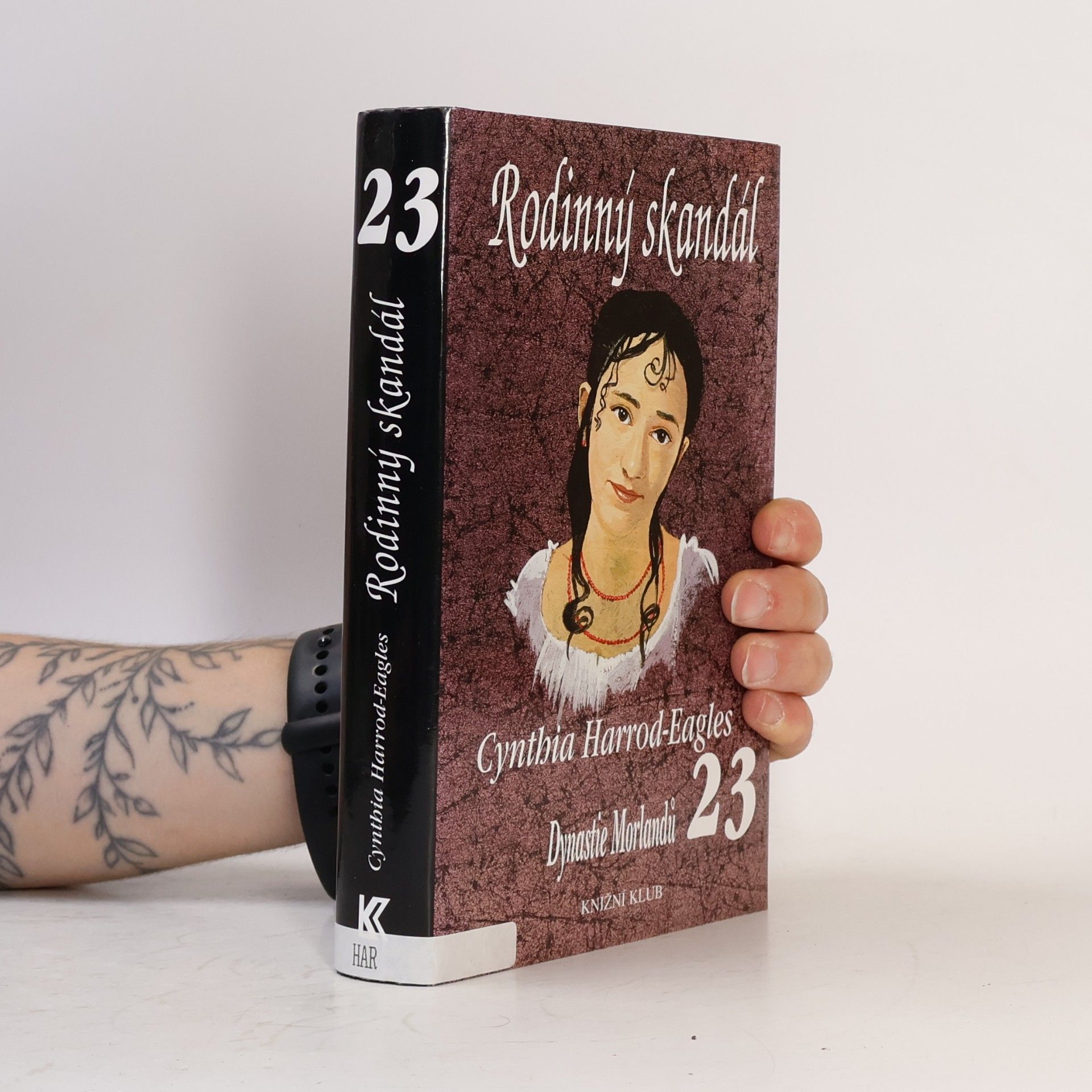 Cynthia Harrod-Eagles Rodinný skandál. Dynastie Morlandů. 23. díl