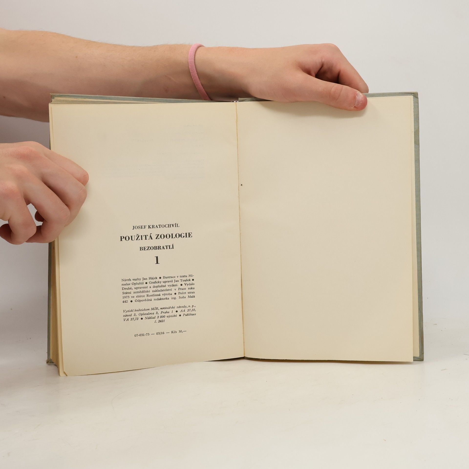 Josef Kratochvíl Použitá zoologie 1. díl – Bezobratlí