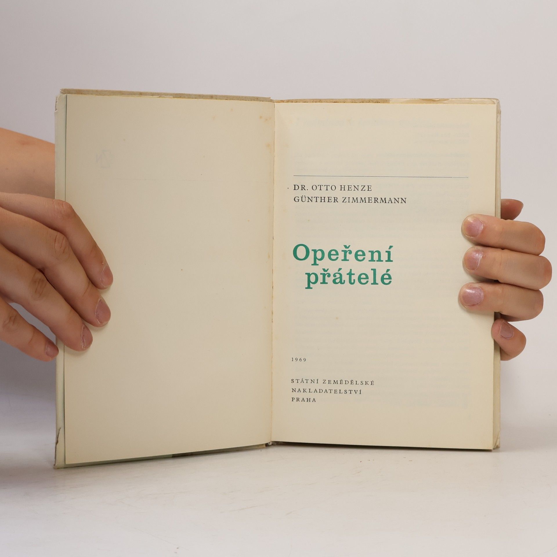 Otto Henze Opeření přátelé