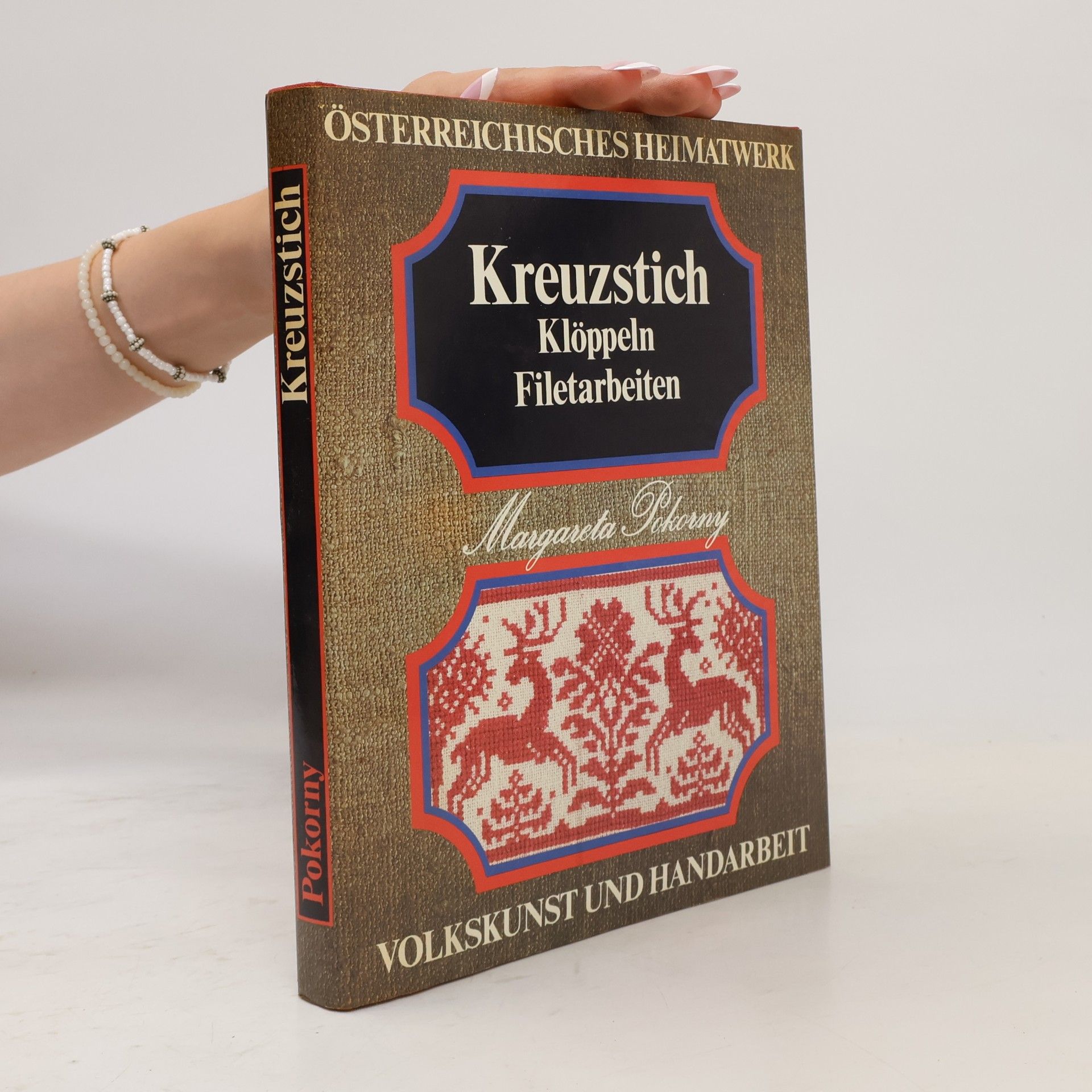 Margareta Pokorny Kreuzstich, Klöppeln, Filetarbeiten