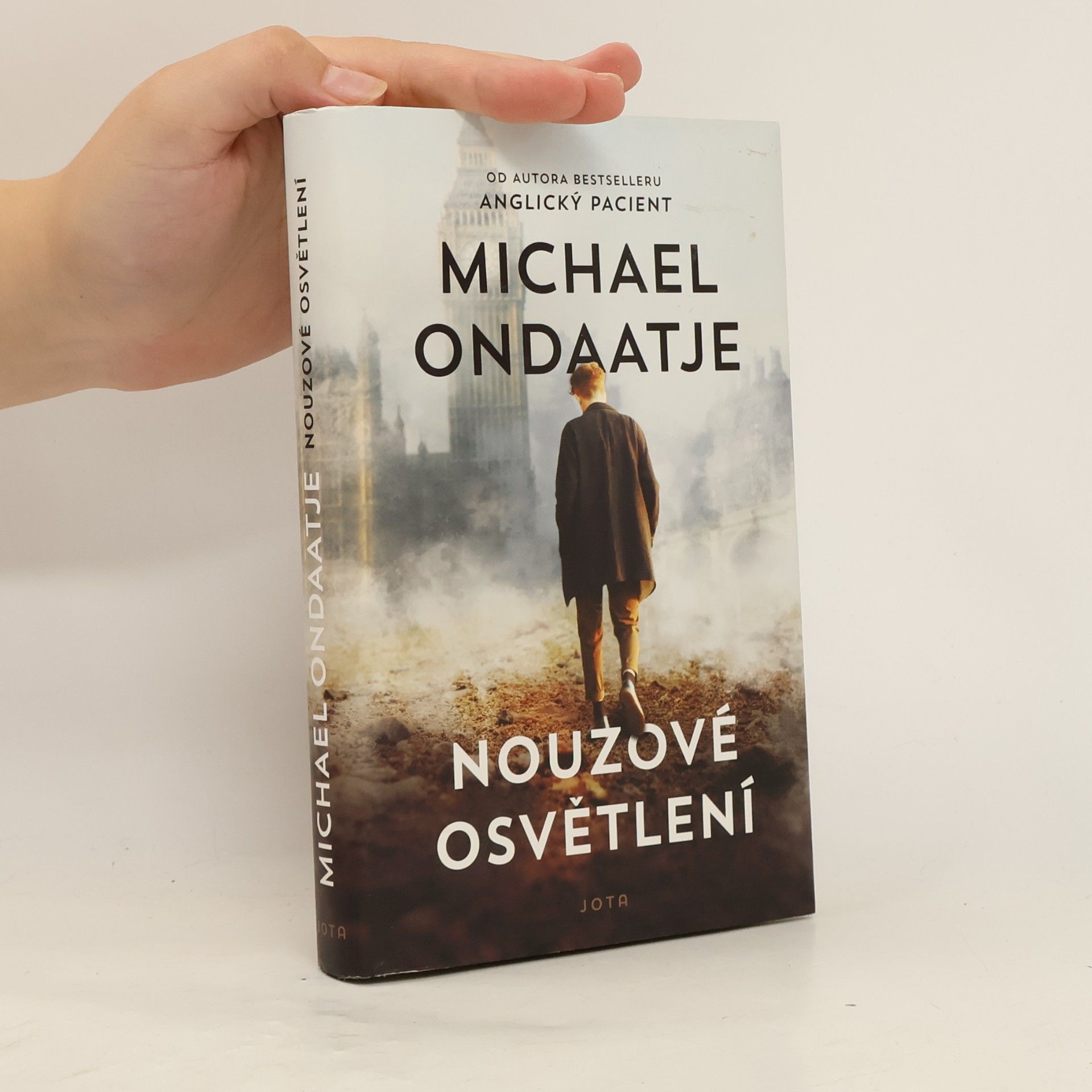 Michael Ondaatje Nouzové osvětlení