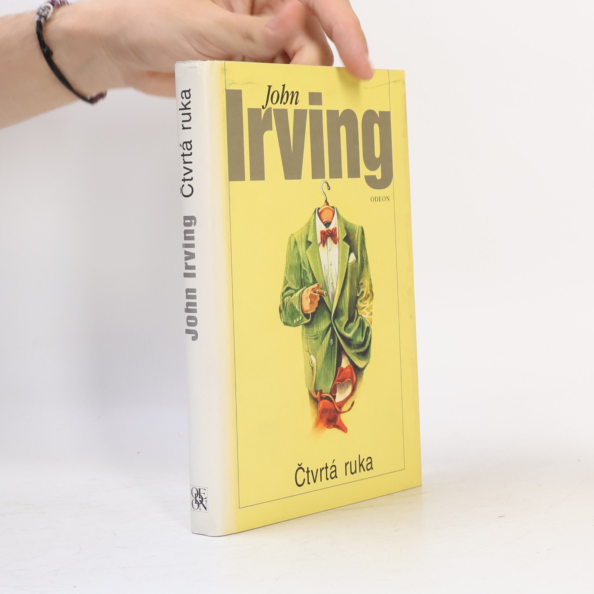 John Irving Čtvrtá ruka