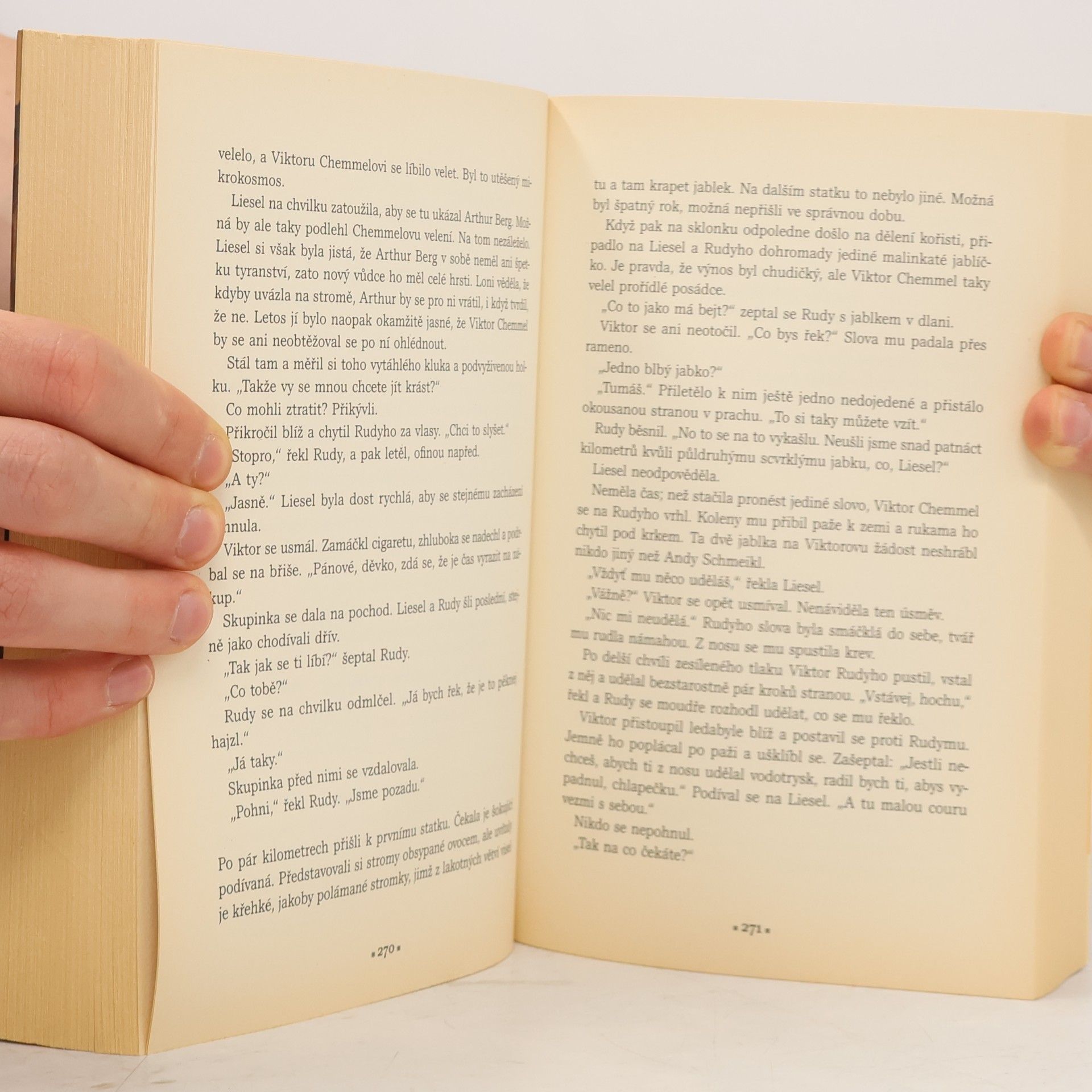 Markus Zusak Zlodějka knih