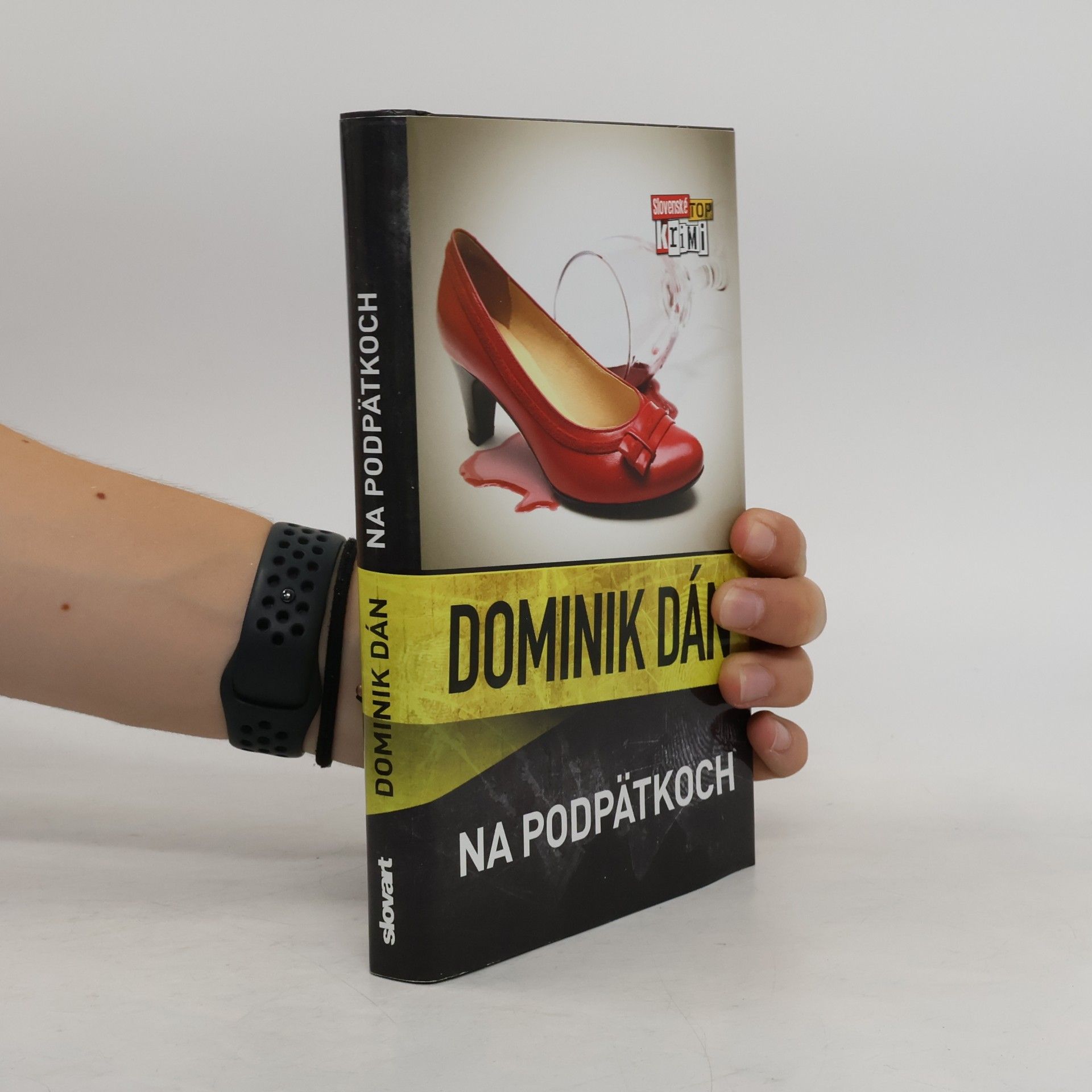 Dominik Dán Na podpätkoch
