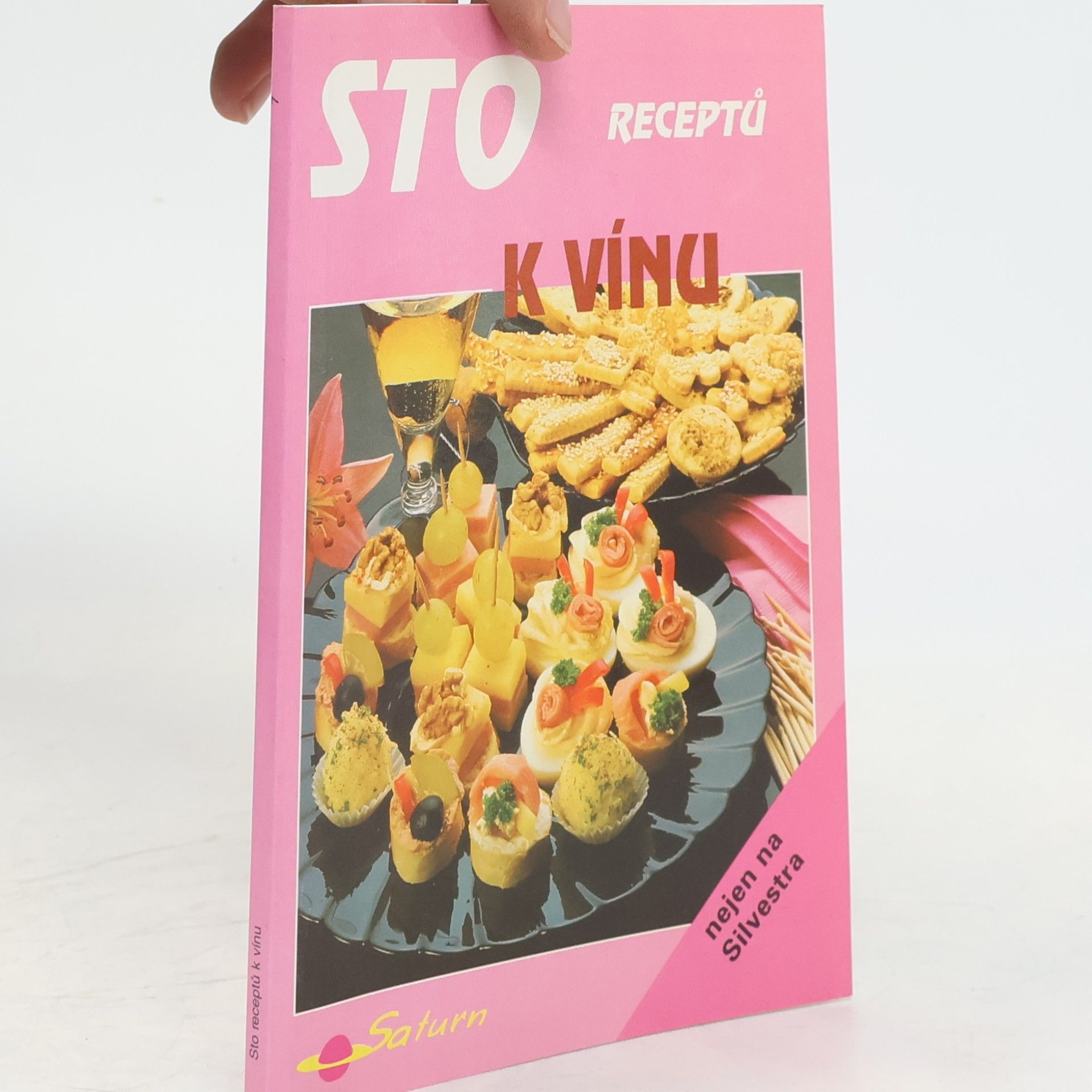 Sto receptů k vínu