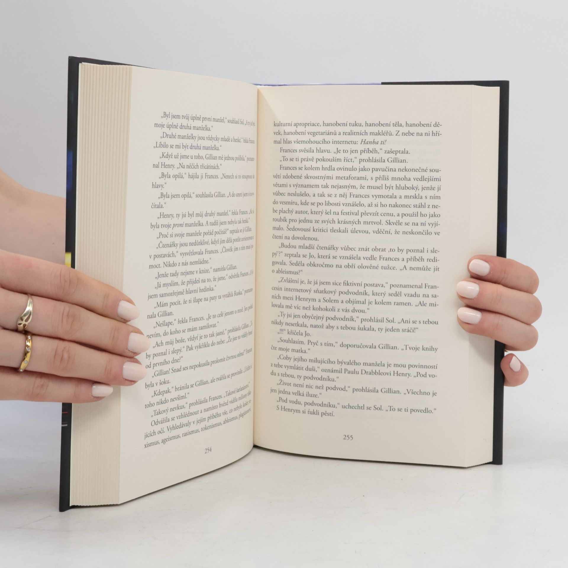 Liane Moriarty Úplně cizí lidé