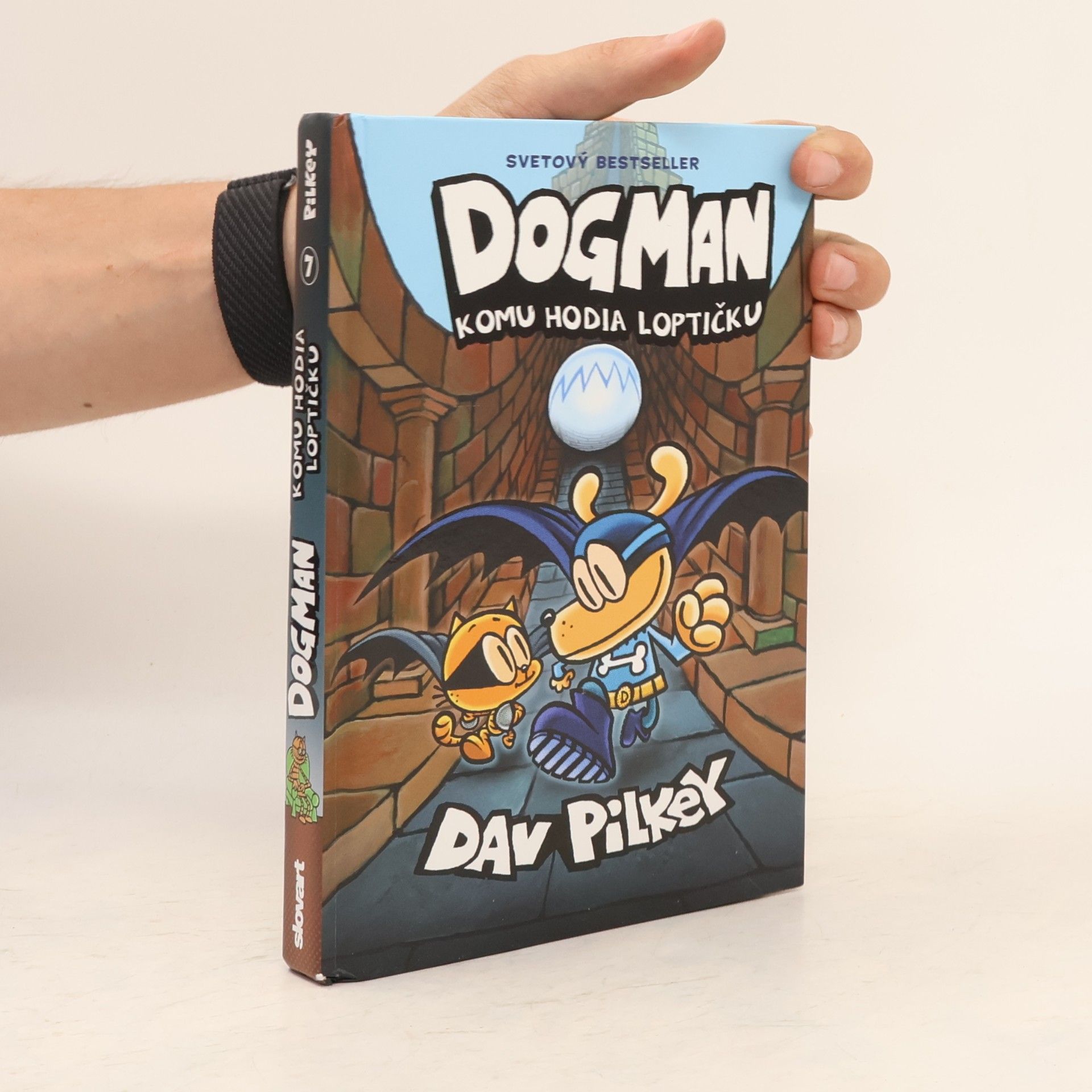 Dav Pilkey Dogman. Komu hodia loptičku