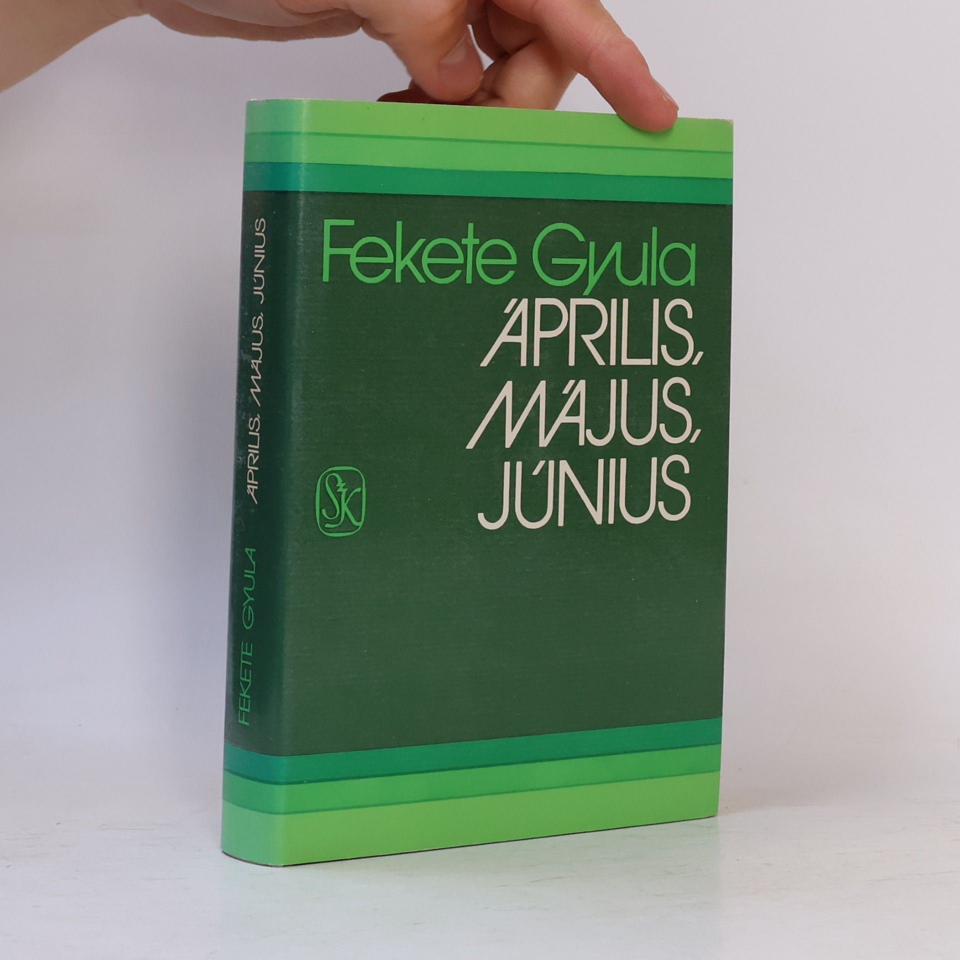 Április, május, június