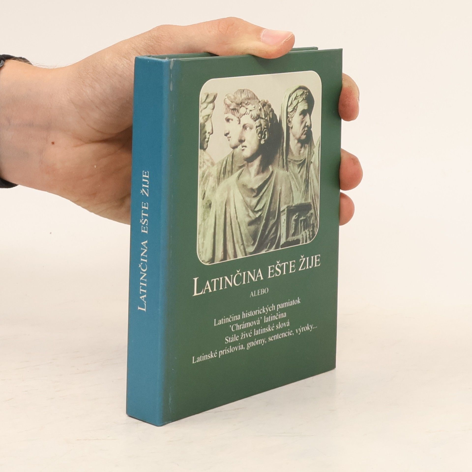 Autores varios Latinčina ešte žije