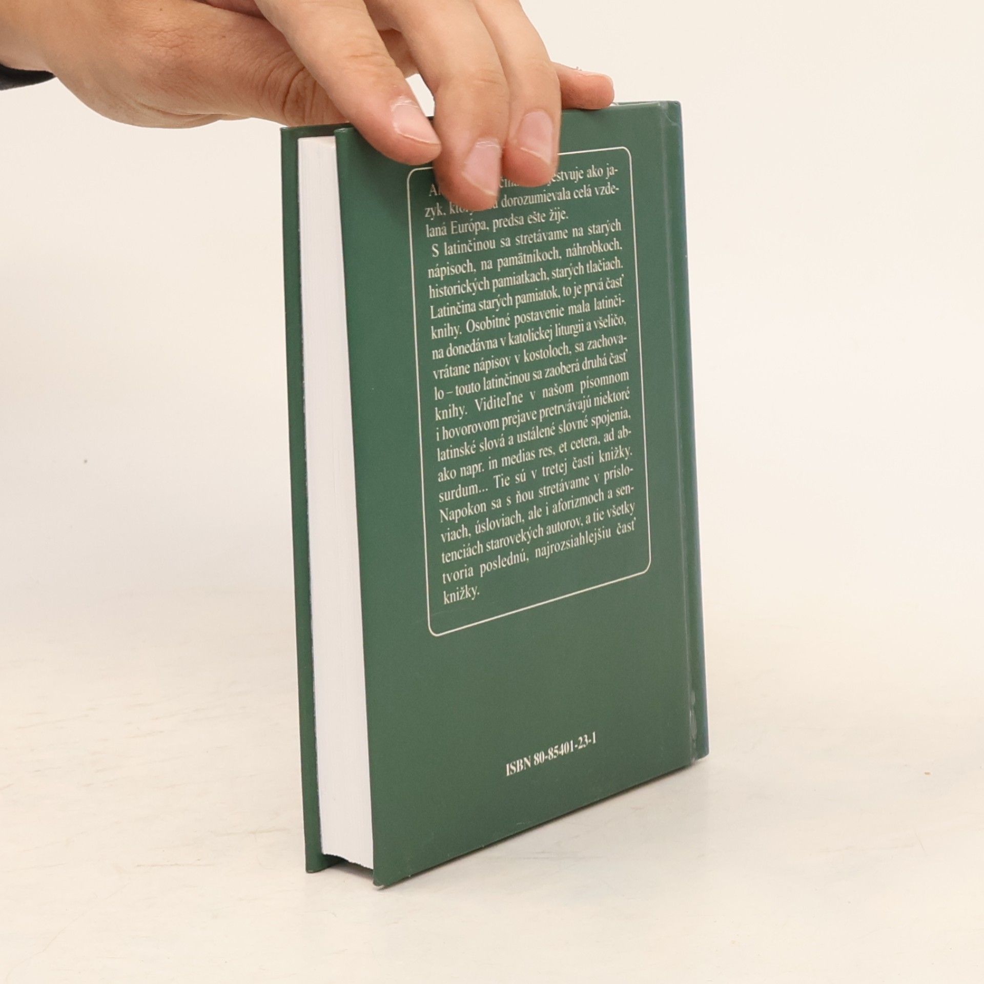 Autores varios Latinčina ešte žije