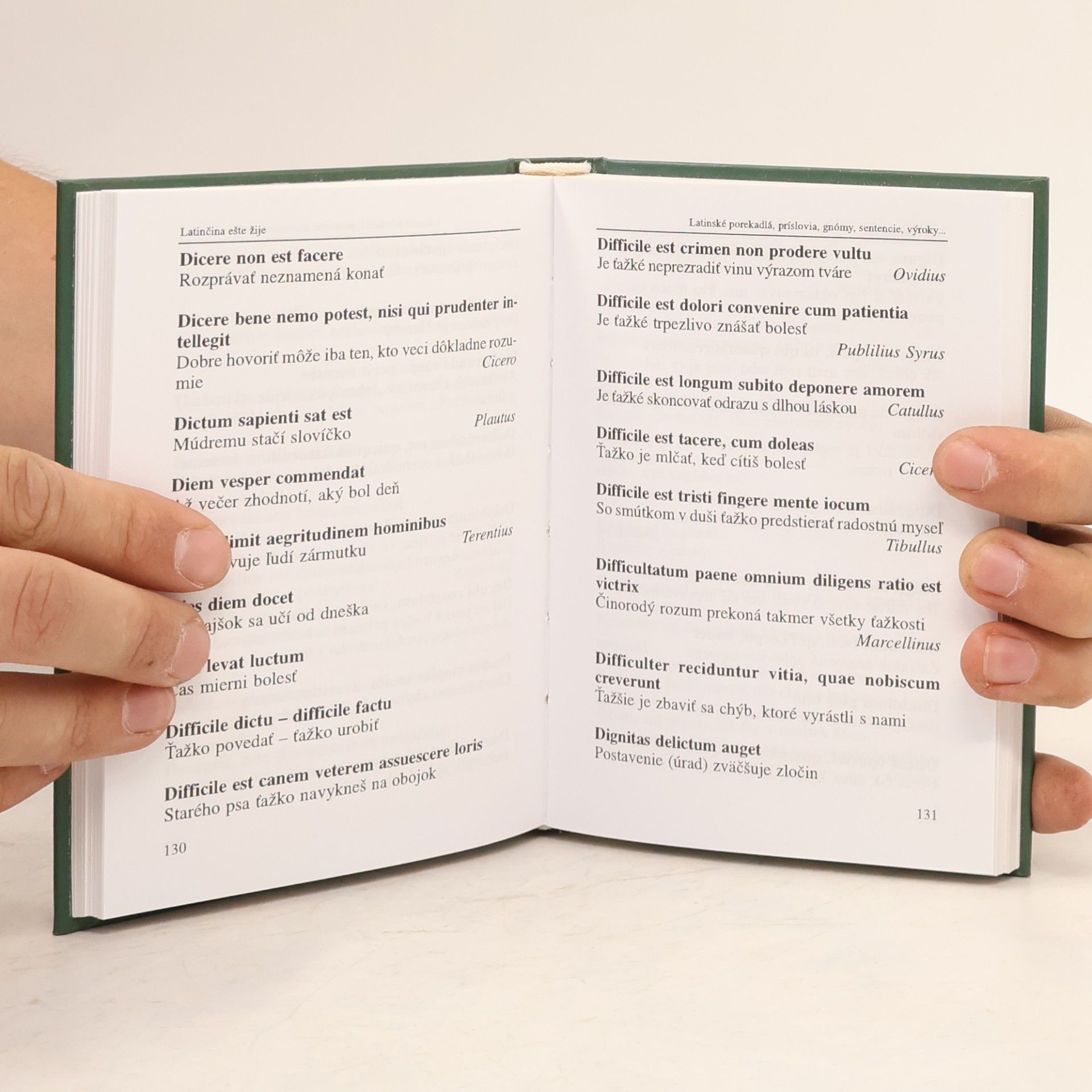 Autores varios Latinčina ešte žije