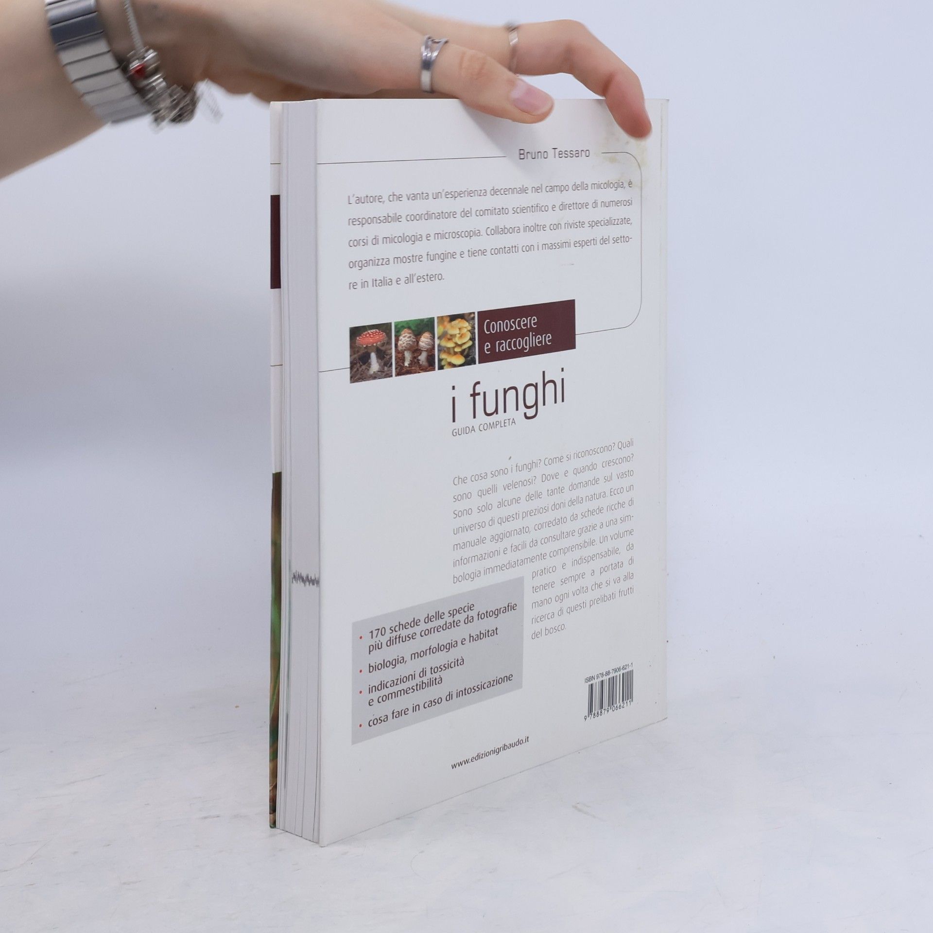 Bruno Tessaro Conoscere e raccogliere i funghi. Guida completa