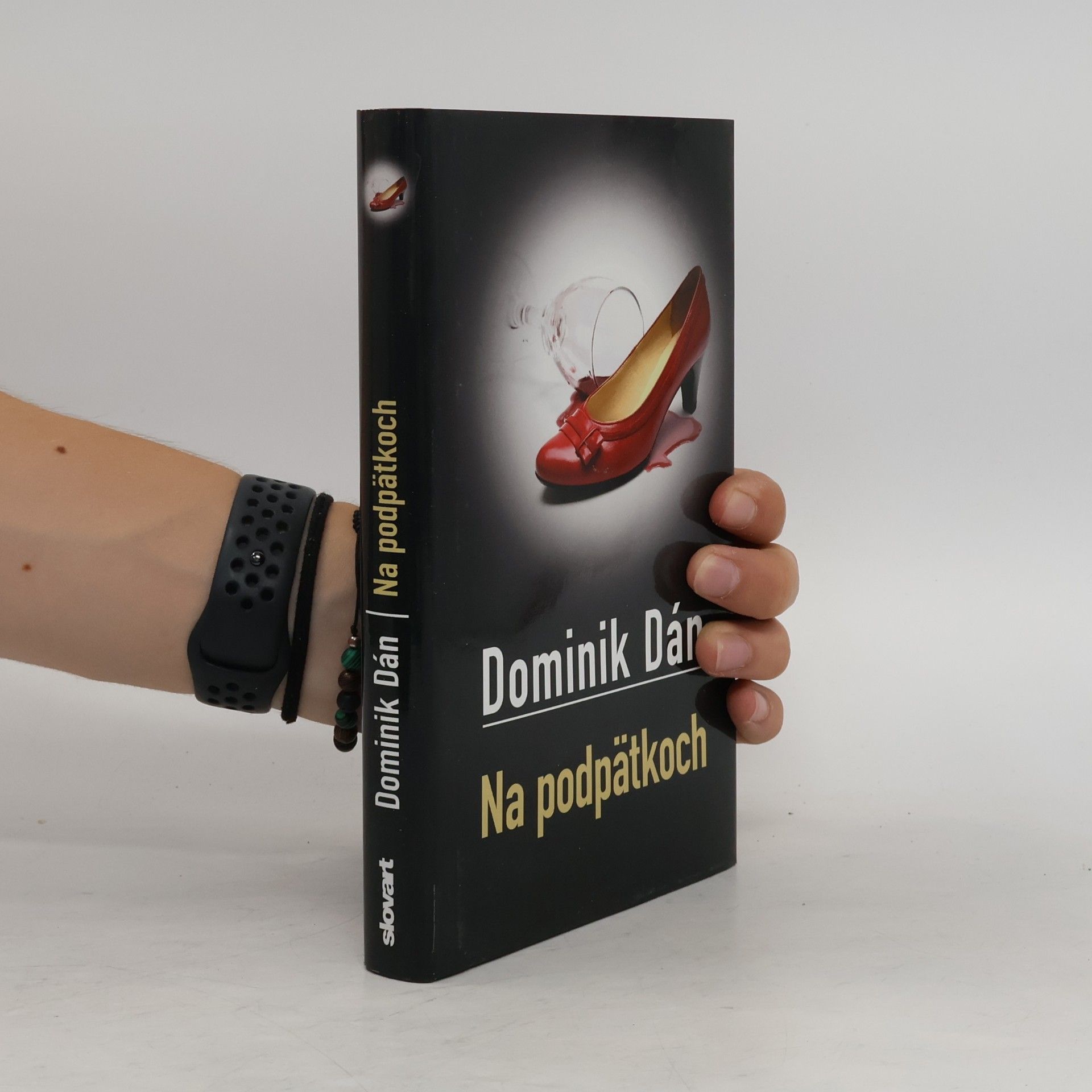 Dominik Dán Na podpätkoch