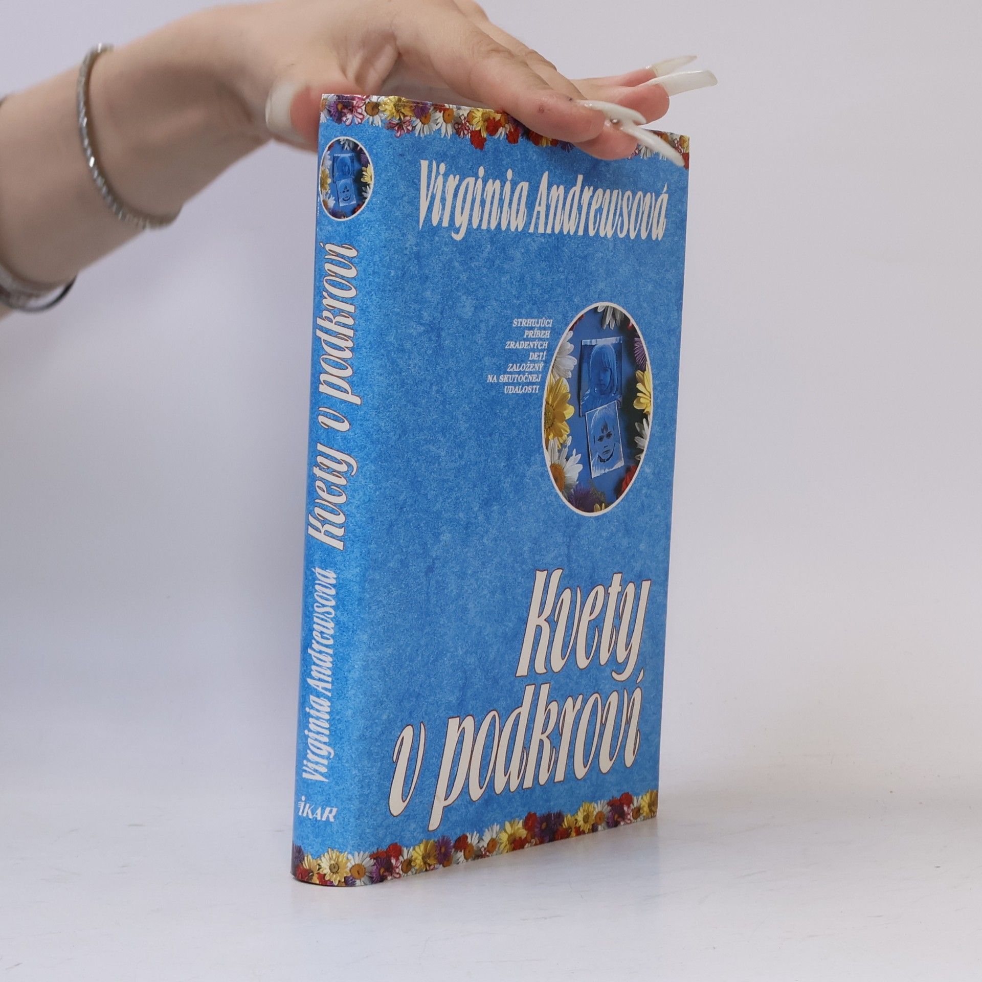 V. C. Andrews Kvety v podkroví