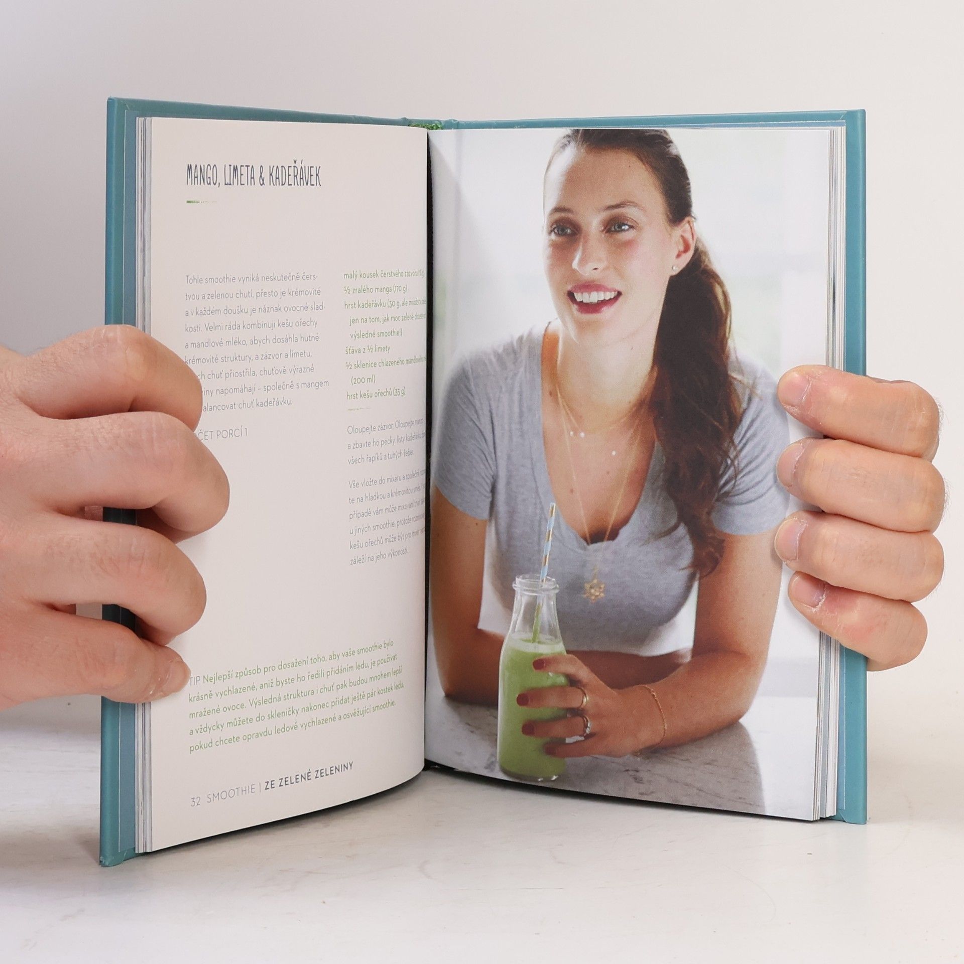 Ella Woodward Lahodně s Ellou. Džusy a smoothies pro každý den