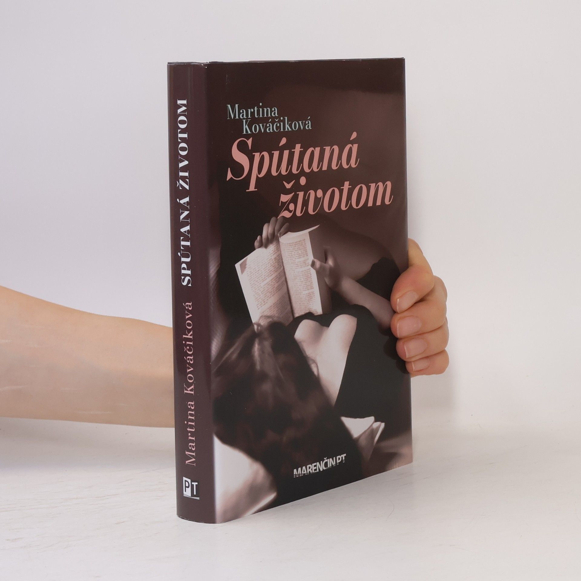 Martina Kováčiková Spútaná životom