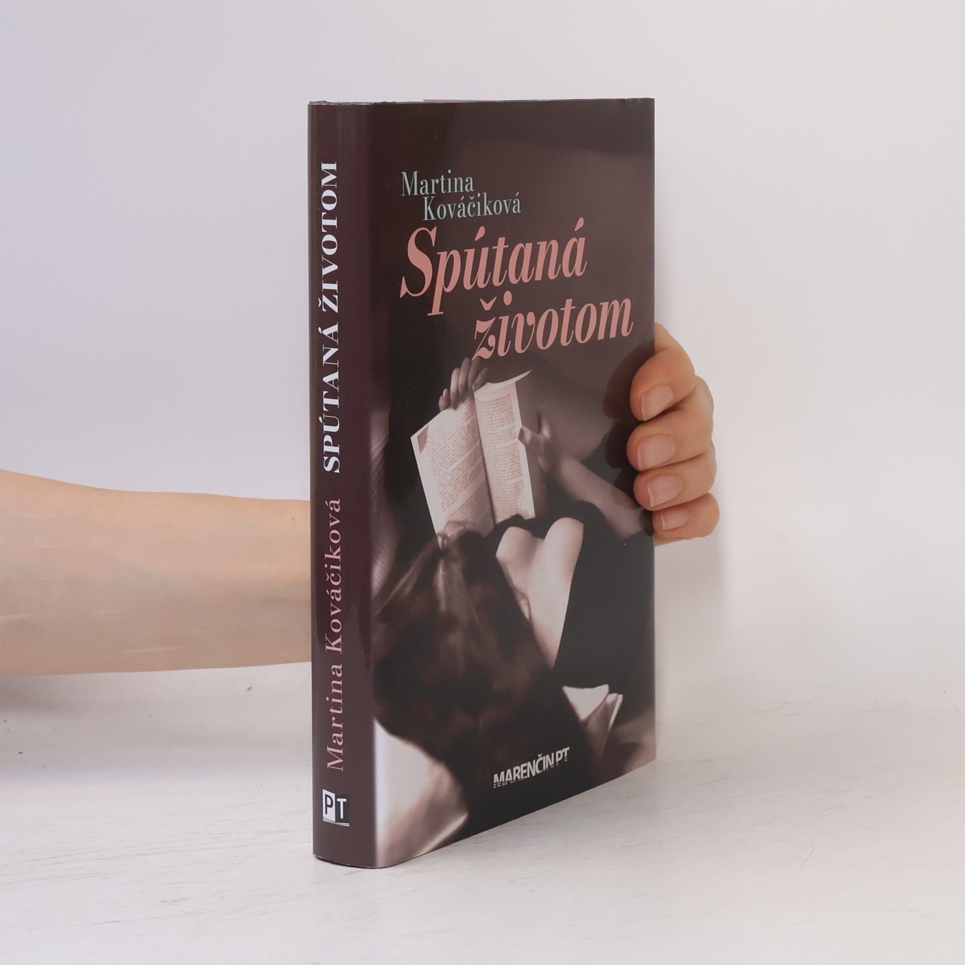 Martina Kováčiková Spútaná životom
