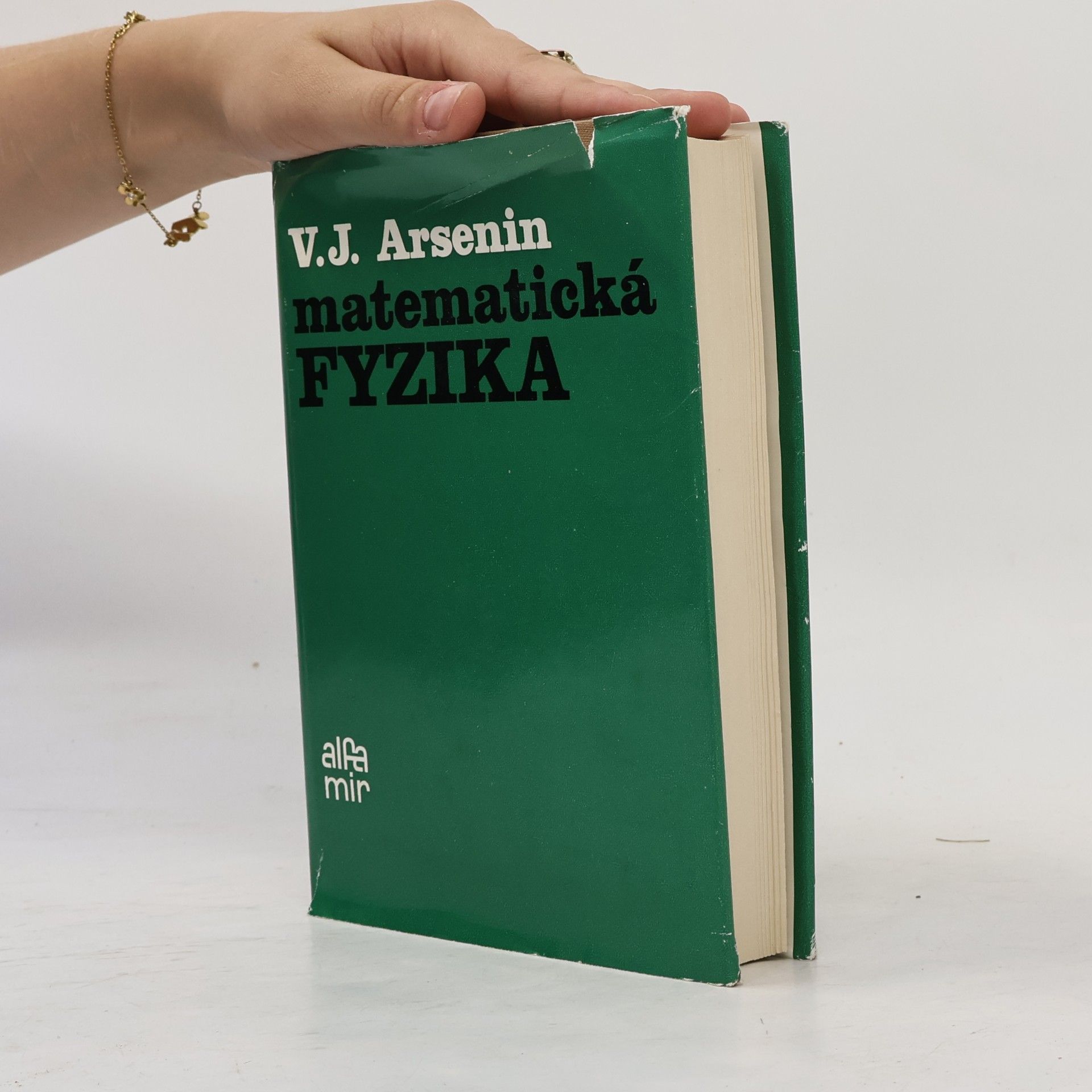 V. J. Arsenin Matematická fyzika
