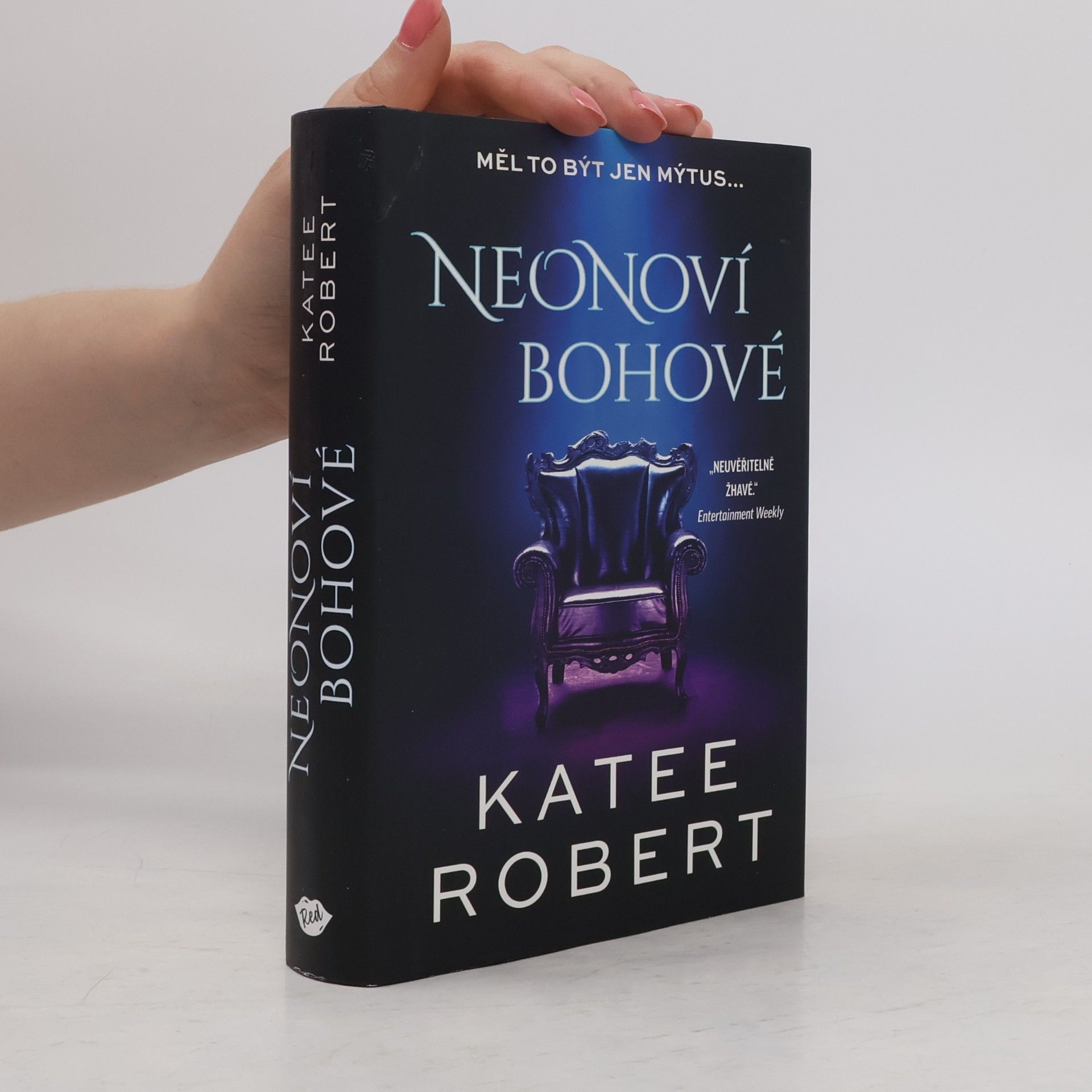 Katee Robert Neonoví bohové