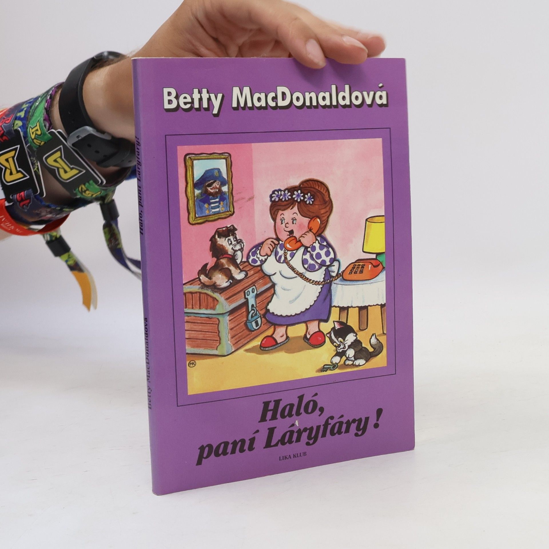 Betty MacDonald Haló, paní Láryfáry