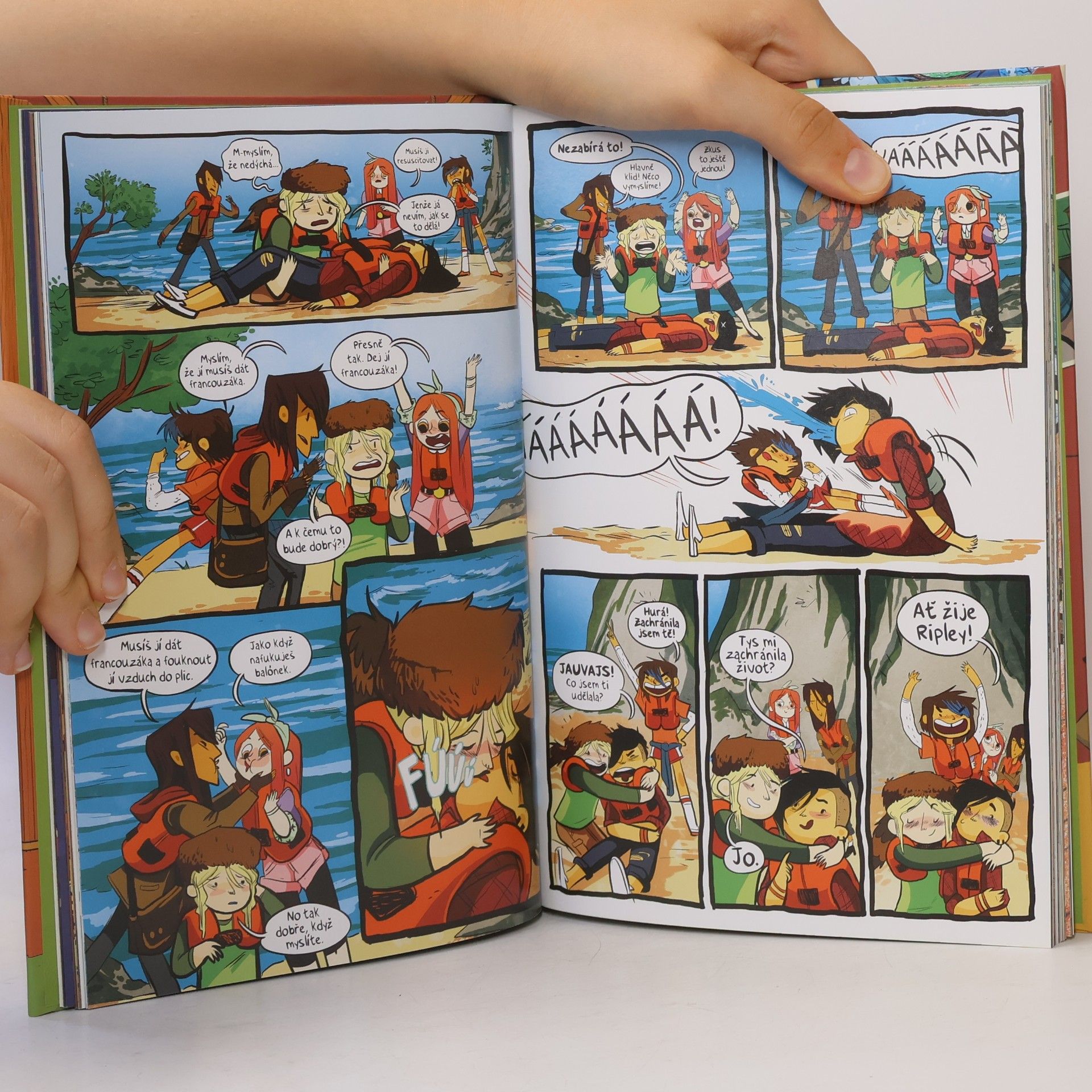 ND Stevenson Záleskautky = Lumberjanes. Střež se svaté kočičky