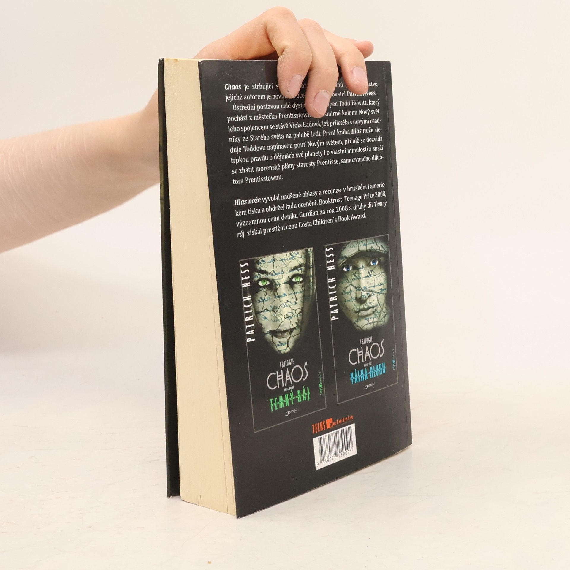 Patrick Ness Chaos. Kniha první. Hlas nože