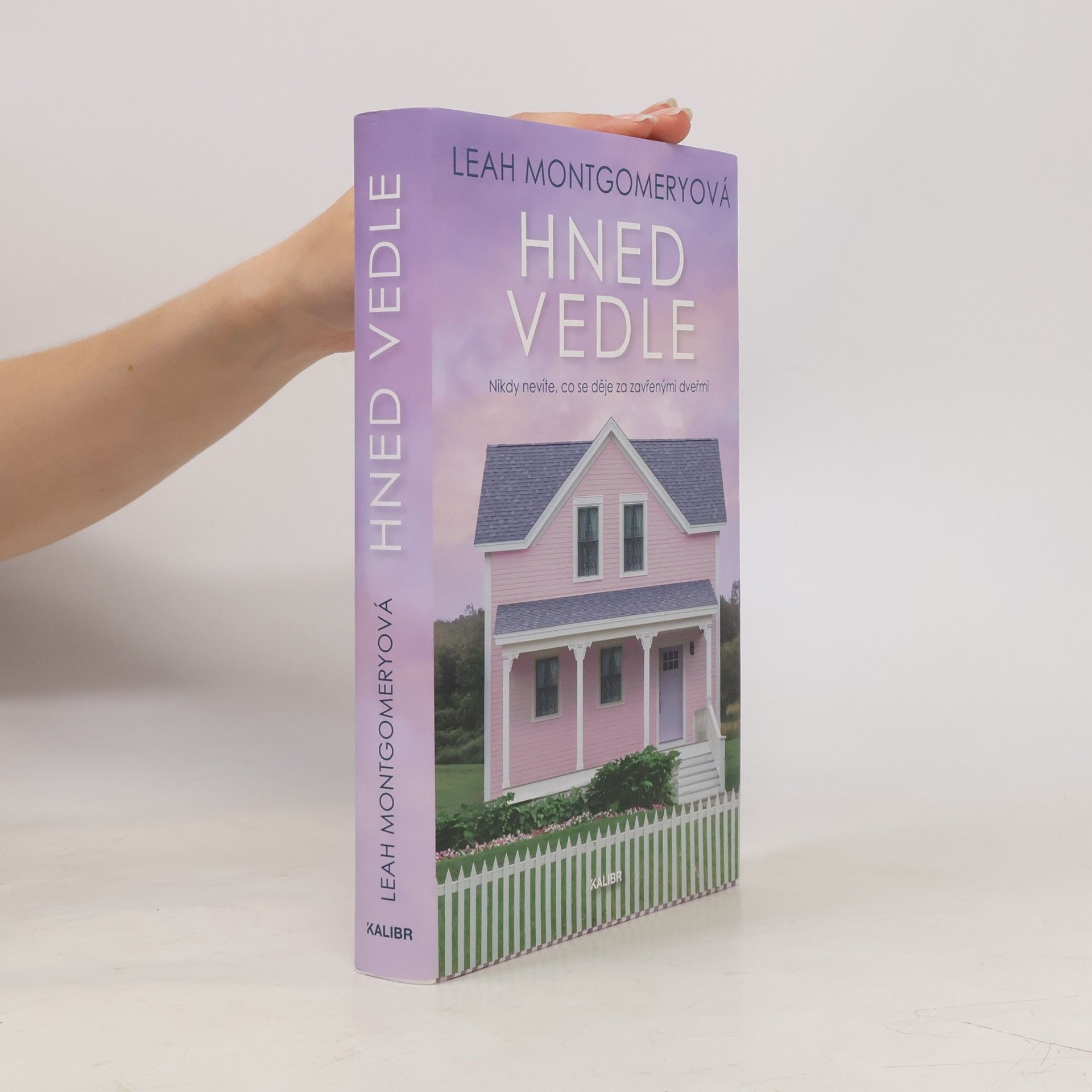 Leah Montgomery Hned vedle