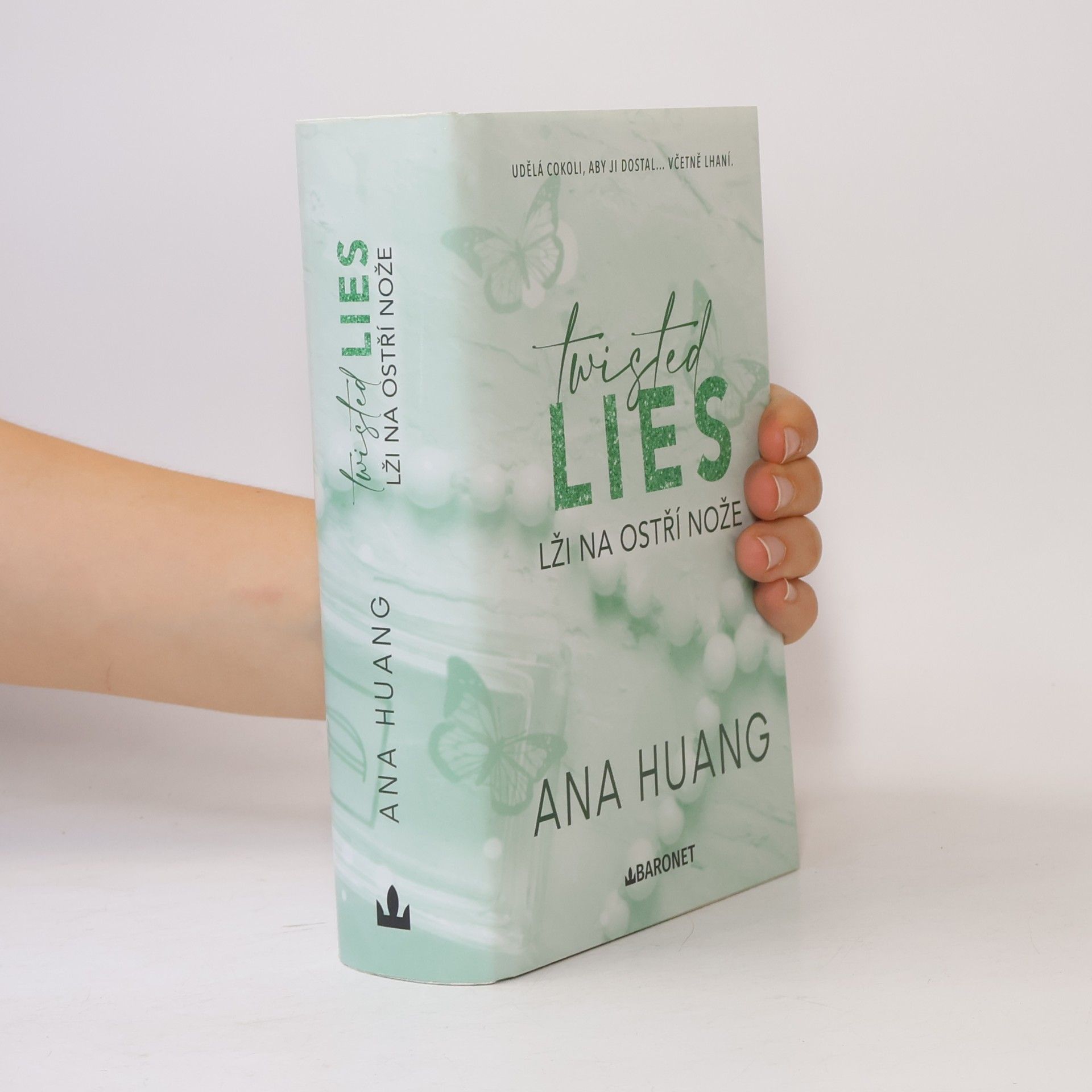 Ana Huang Twisted Lies. Lži na ostří nože