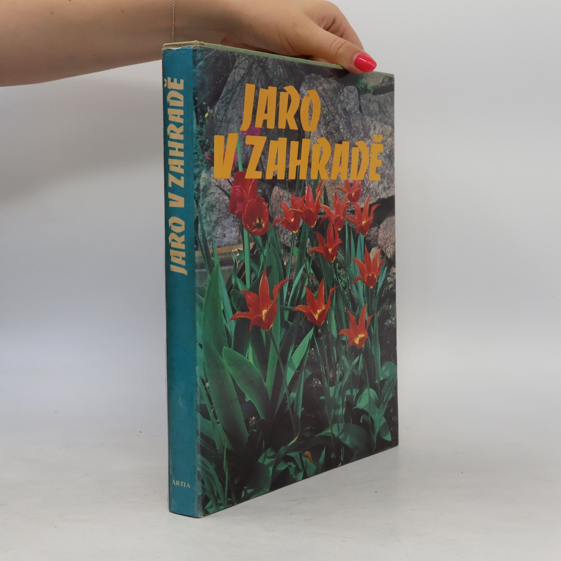 Jaro v zahradě