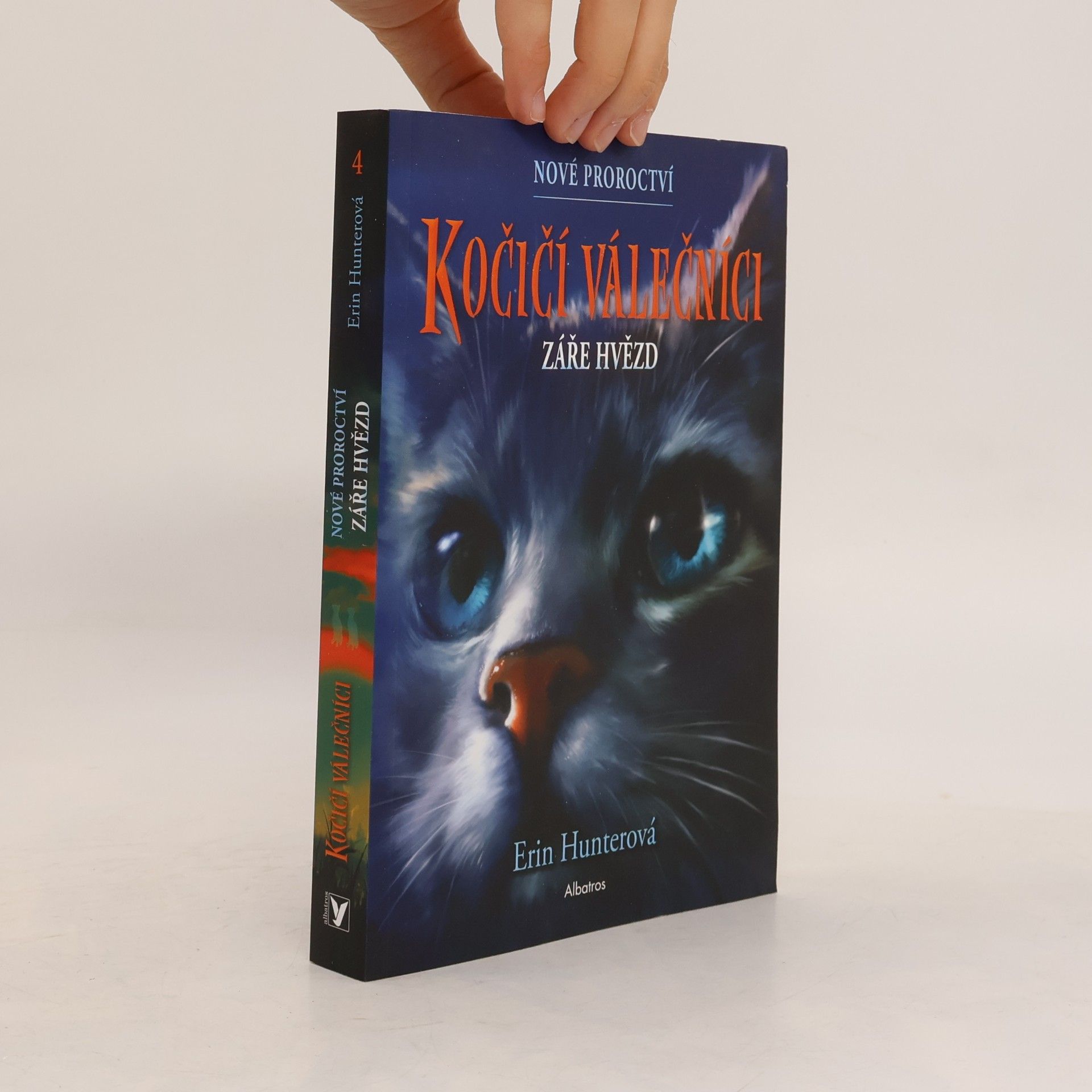 Erin Hunter Kočičí válečníci : nové proroctví. Záře hvězd