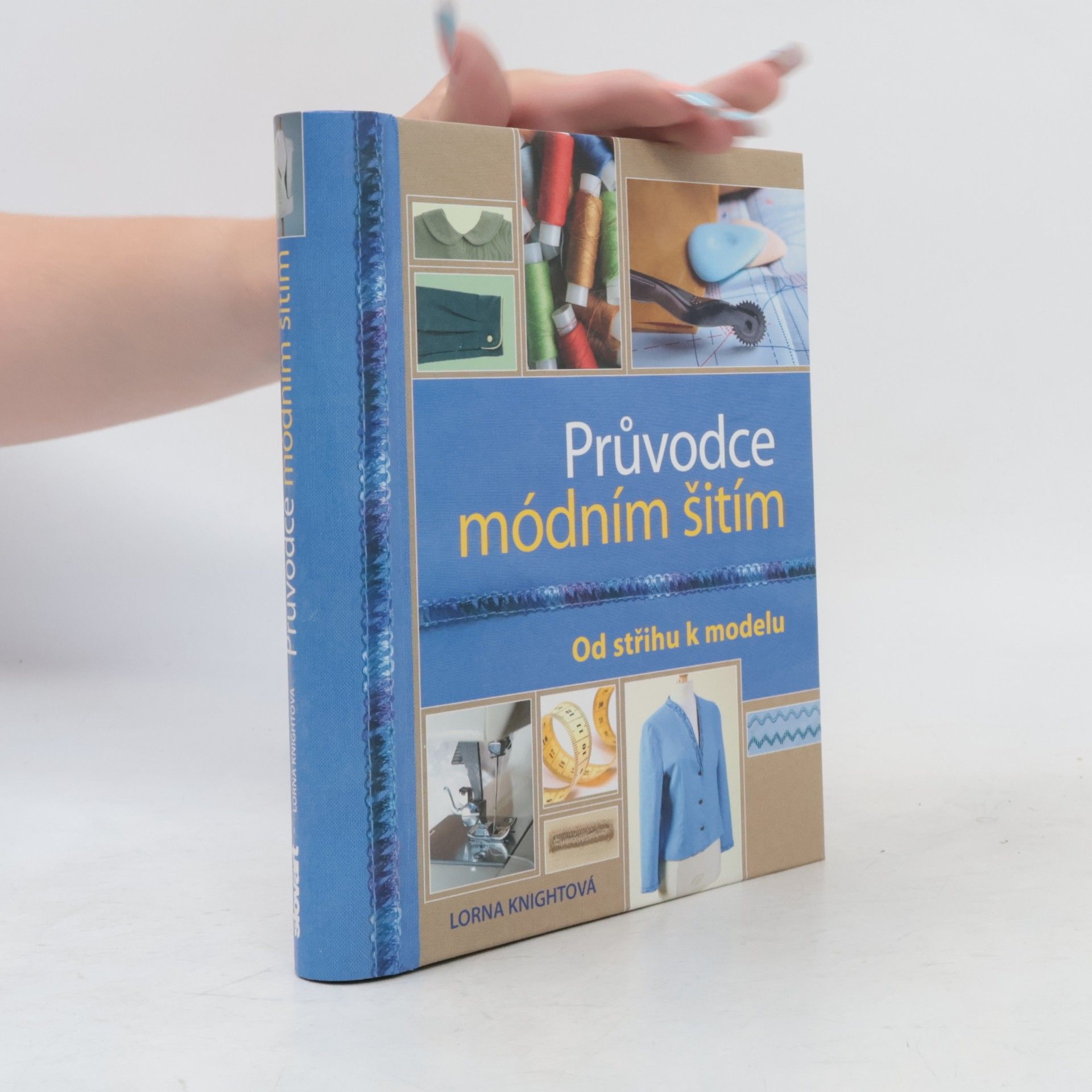 Průvodce módním šitím: Od střihu k modelu
