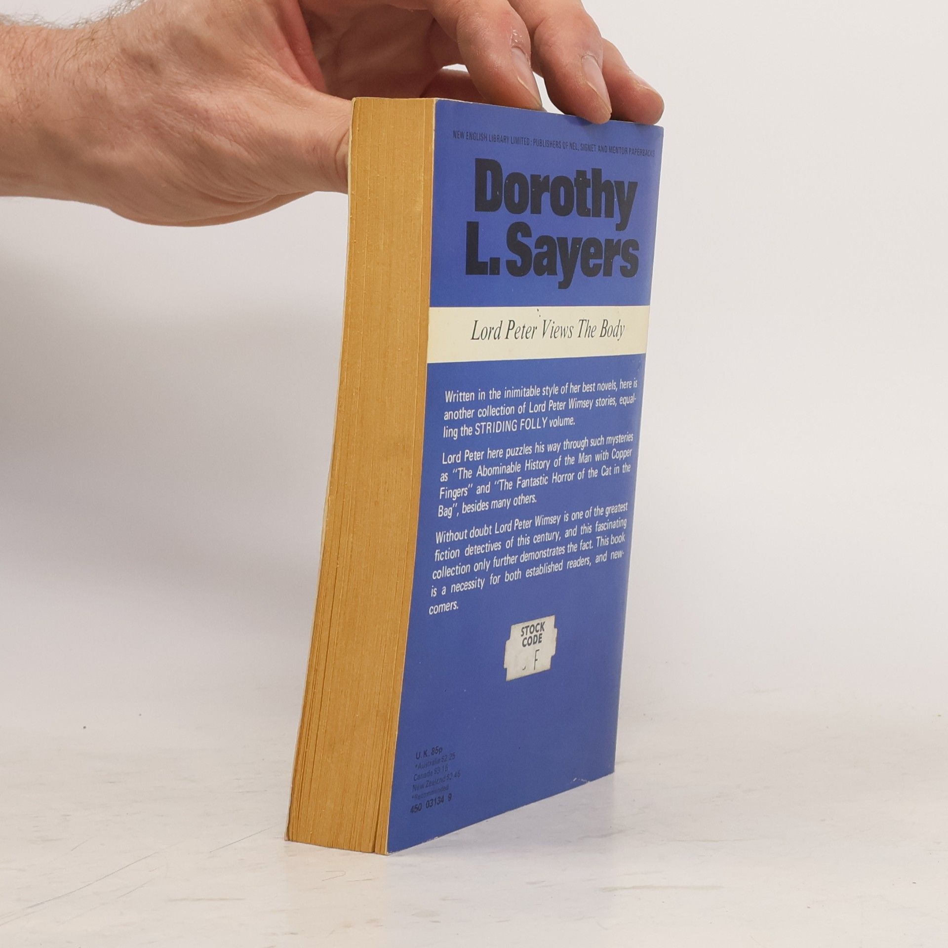 Dorothy L. Sayers Lord Peter views the body